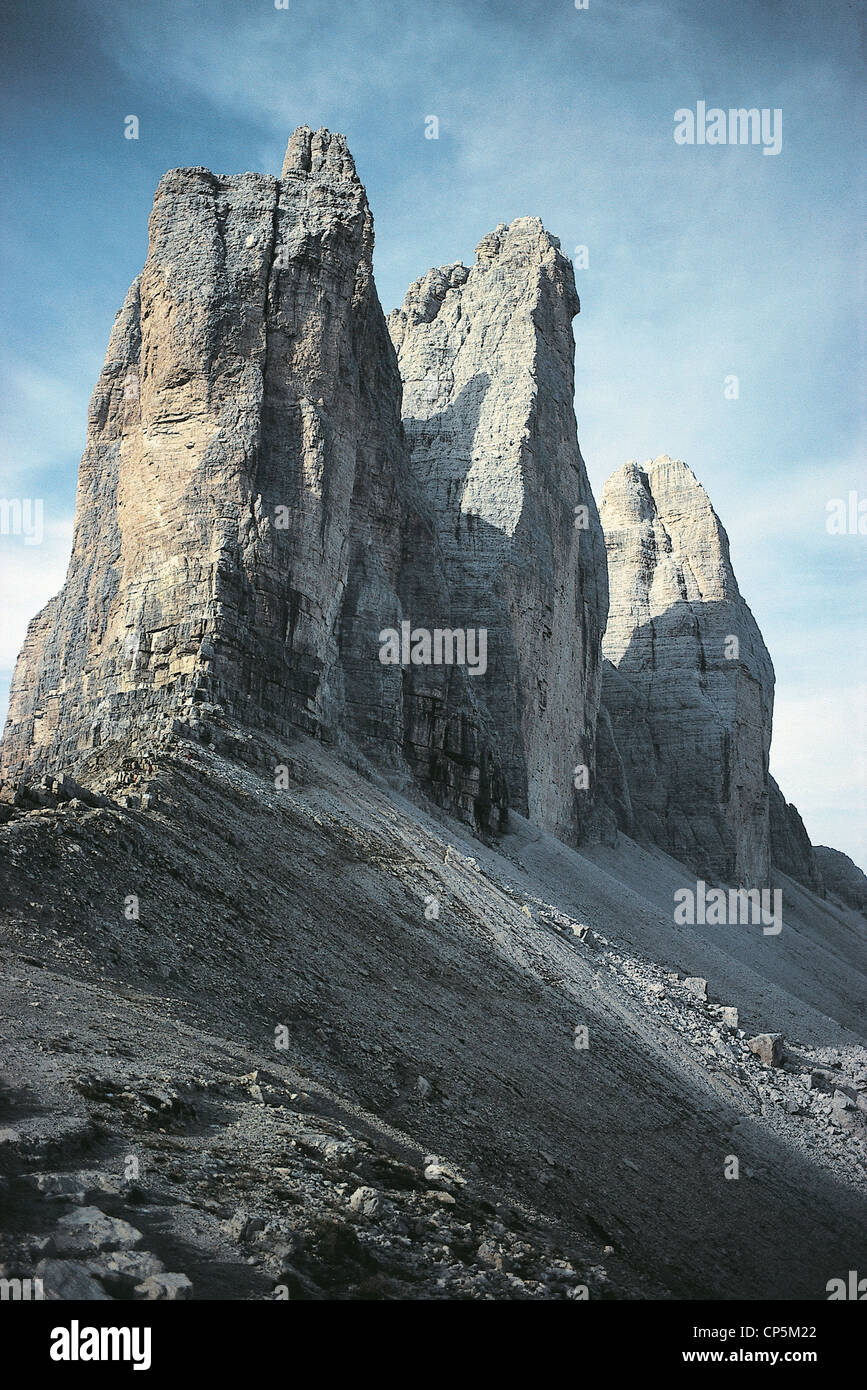 Tyrol Mountain Nature Park Sixth Of The Three Peaks On The Side Of Refuge Lavaredo Locatelli Stock Photo