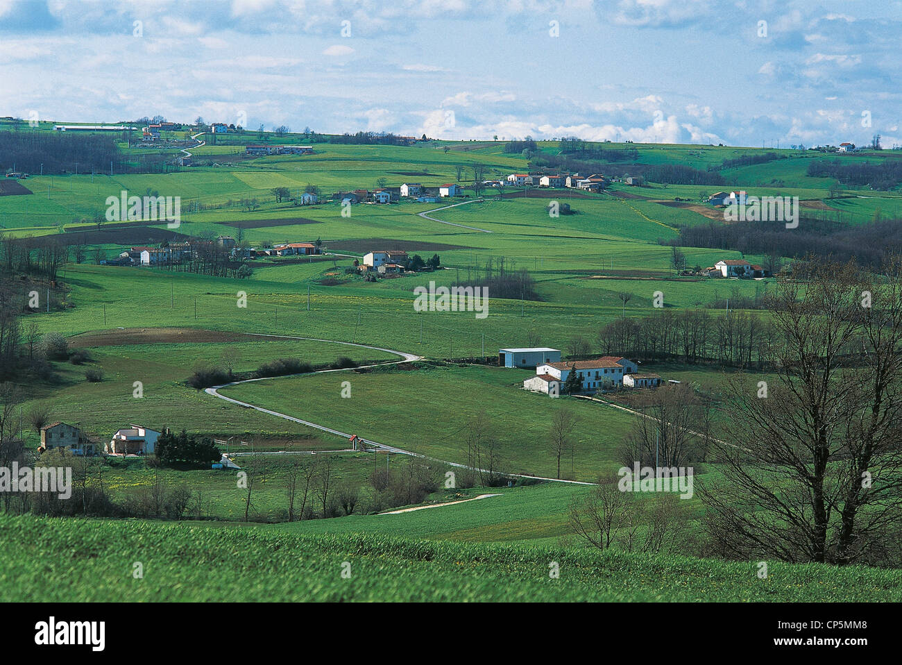 Molise - Sannio, farmhouses dot the countryside around Riccia (CB). Stock Photo
