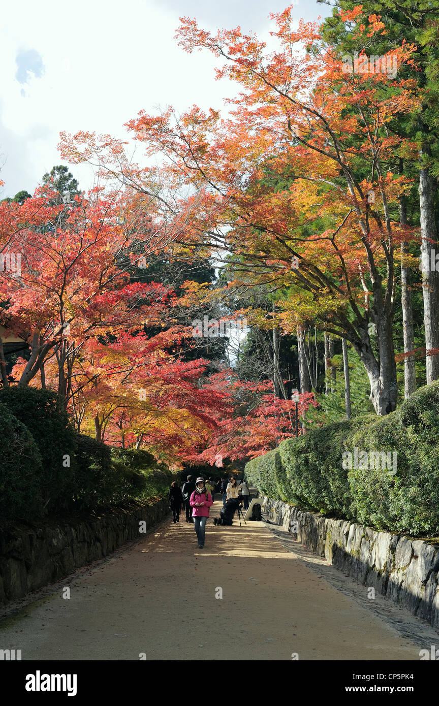 Tourists Koyasan Hi res Stock Photography And Images Alamy Tourists Koyasan Hi res Stock Photography And Images Alamy
