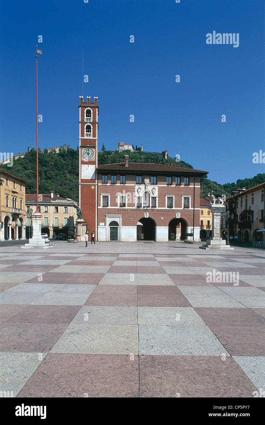 Veneto - Marostica (Vc), the Castle Square. The Palace of Doglione once said Rocca di Mezzo. Stock Photo
