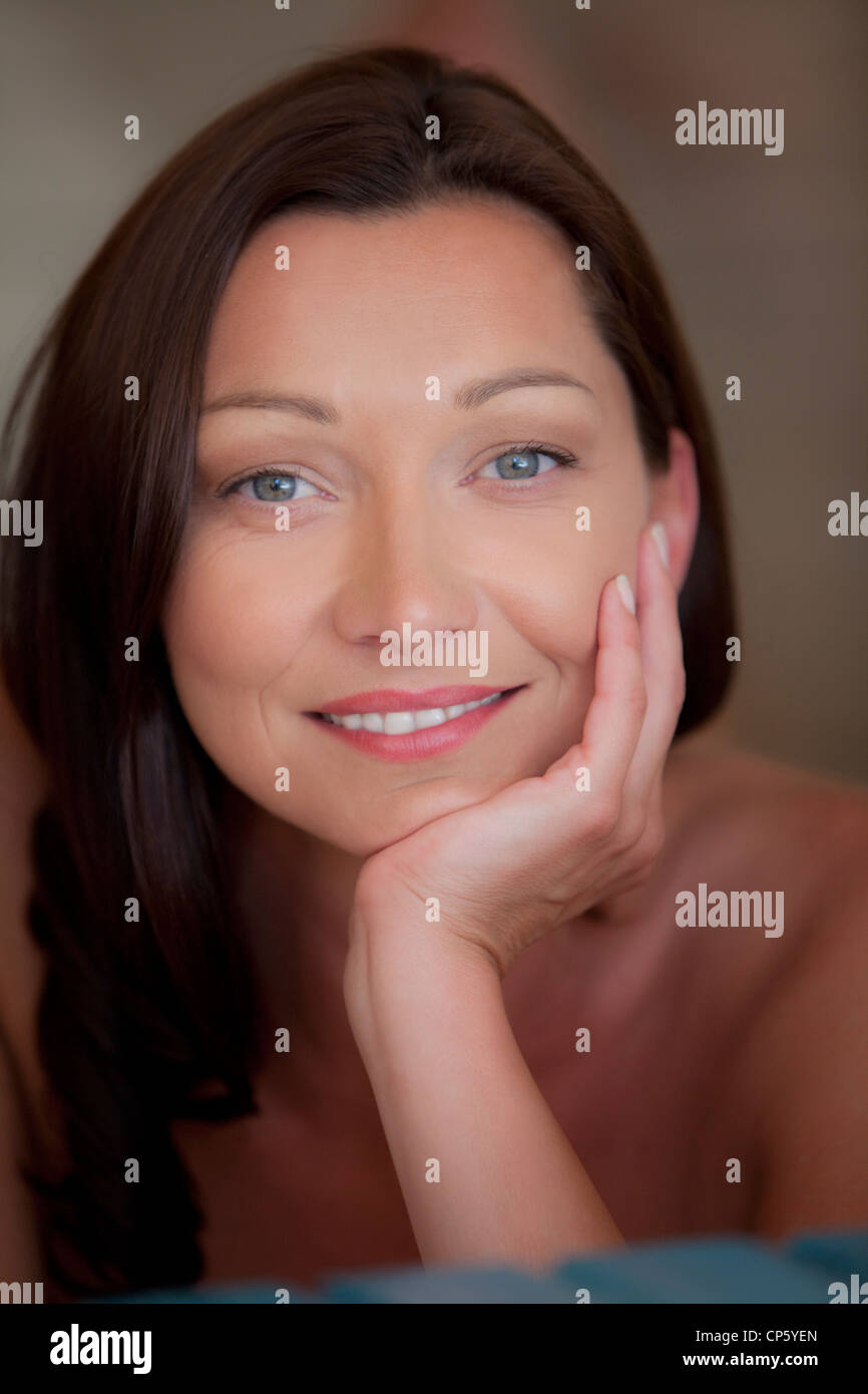 Woman's face smiling eyes hi-res stock photography and images - Alamy