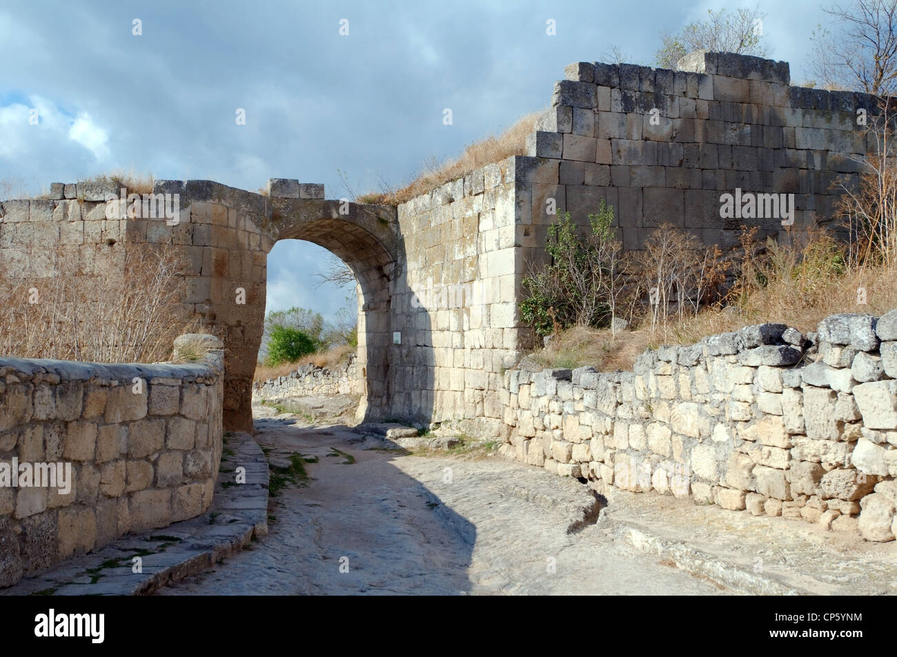 Cave city Chufut-Kale in Crimea: description, history, excursions 94 Cave city Chufut-Kale in Crimea: description, history, excursions 46
