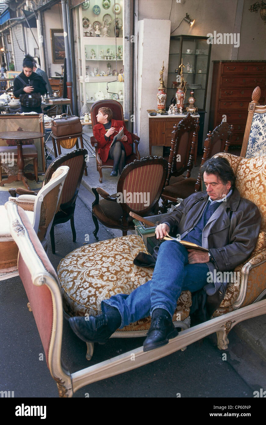 france-paris-porte-de-clignancourt-flea-market-stock-photo-alamy
