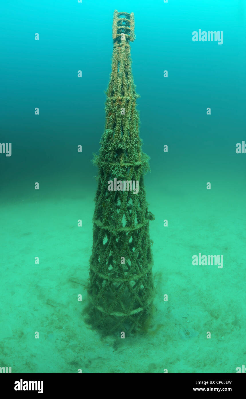 Shukhov radio tower, Shabolovka tower sculpture to first in the world underwater museum Leaders' Alley or Soviet Atlantis Stock Photo