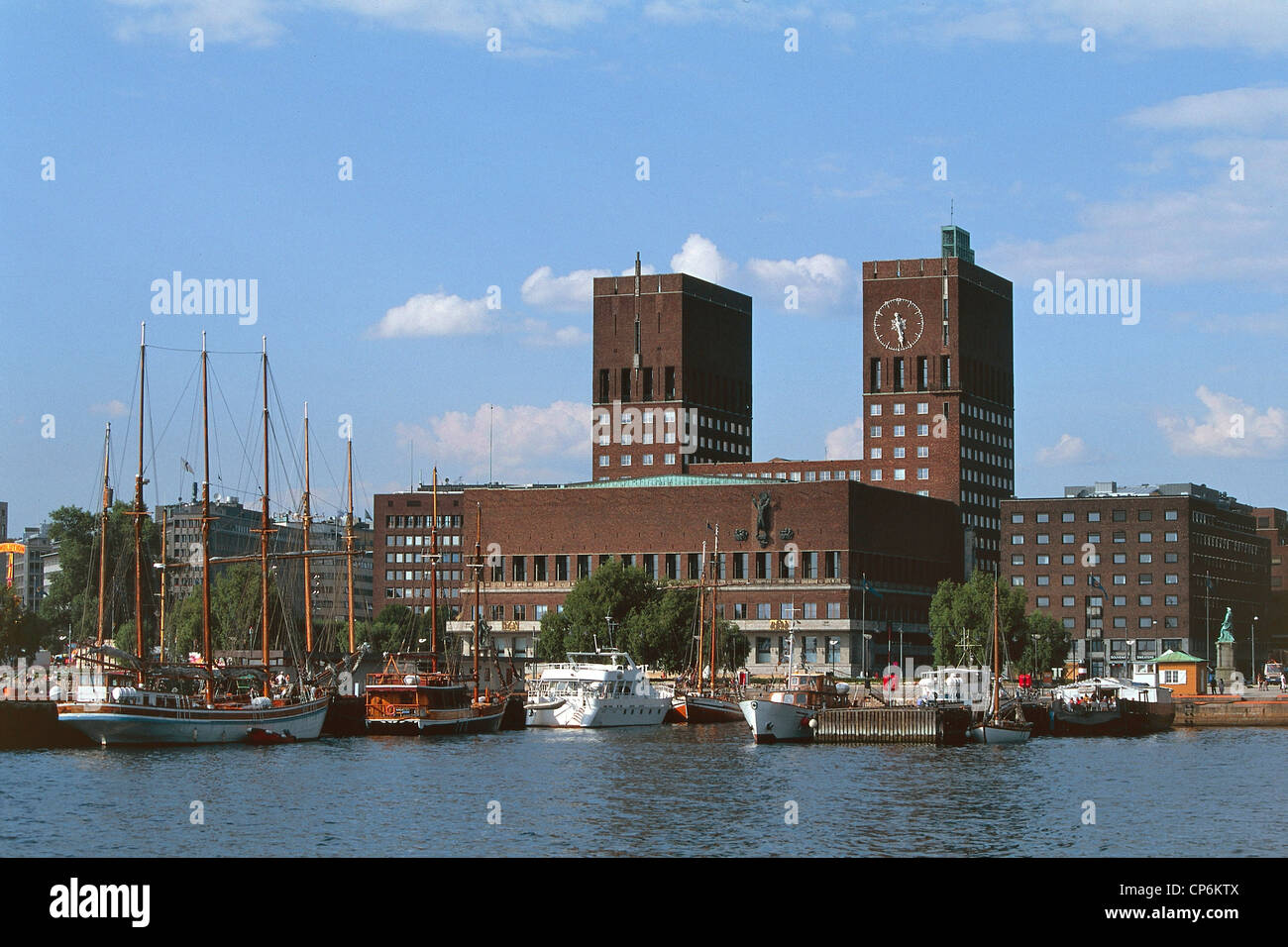 Norway - Oslo City Hall (Arnstein Arneberg Radhus. Architects and ...