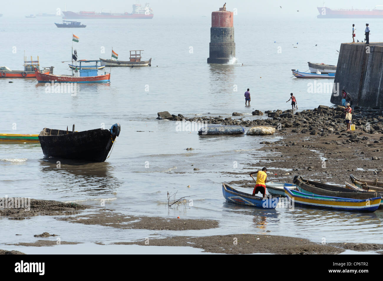 Mumbai fishing hires stock photography and images Alamy