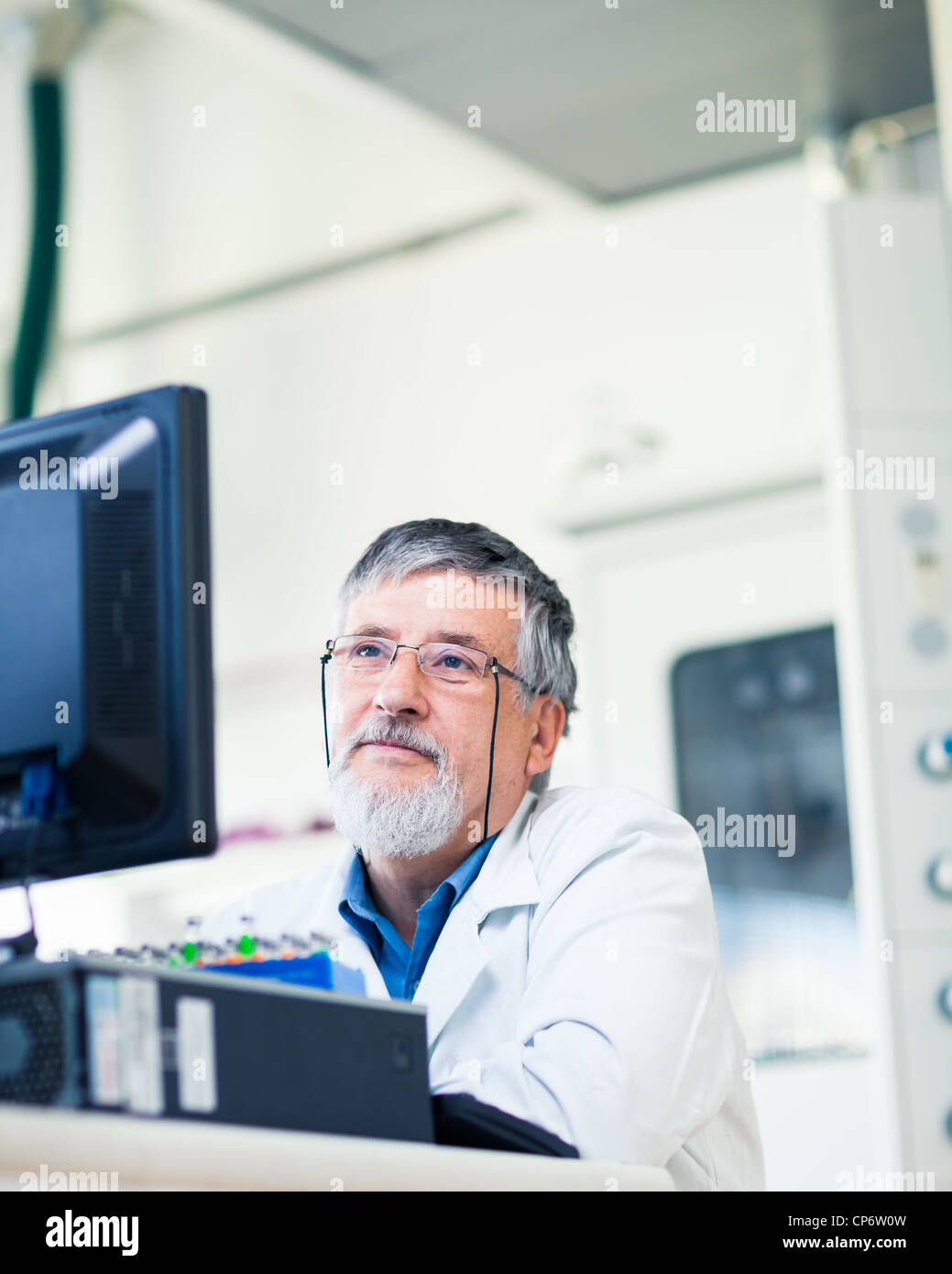 Scientist using desktop computer hi-res stock photography and images ...