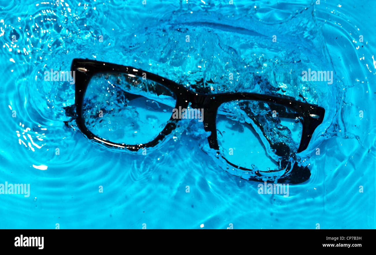 Underwater spectacle hires stock photography and images Alamy
