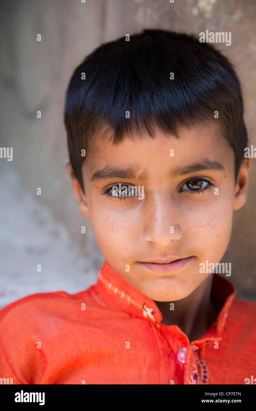 Pakistani face hi-res stock photography and images - Alamy