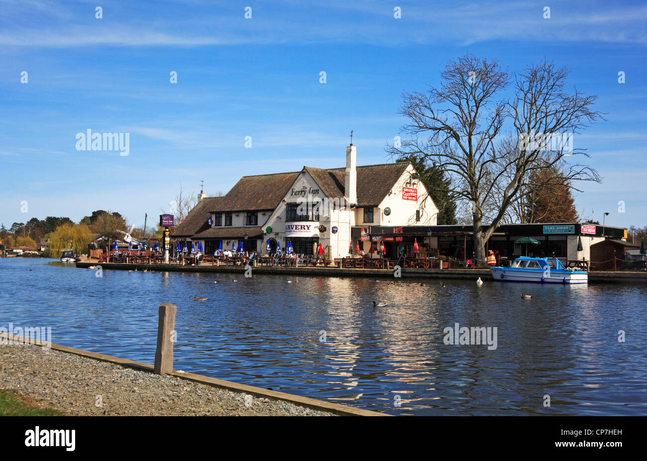 The inn at Horning Ferry by the River Bure on the Norfolk Broads at Horning, Norfolk, England, United Kingdom. Stock Photo