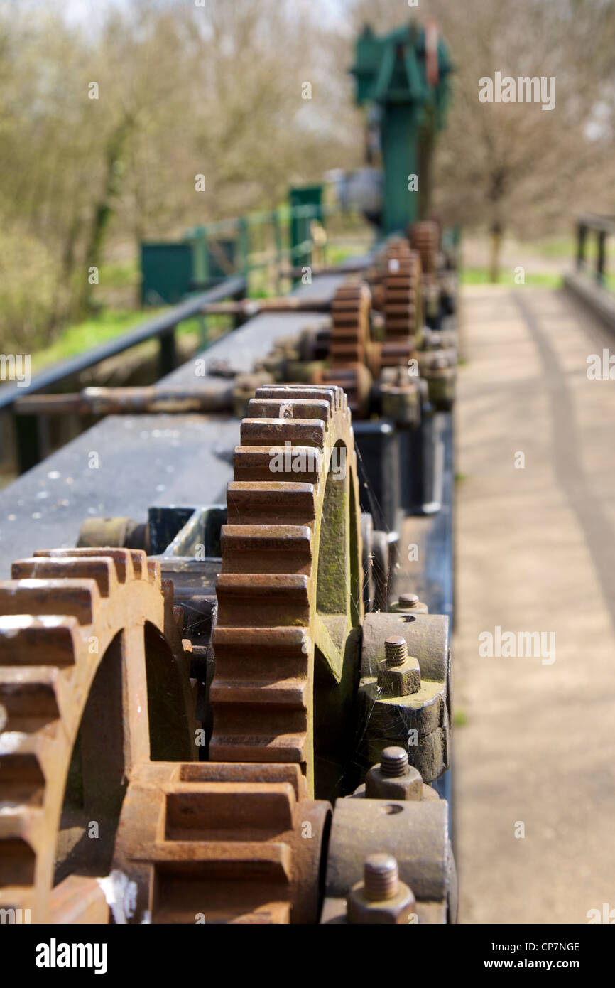 Pyrford Lock and the Wey Navigation Rack and Pinion sluice gear at ...