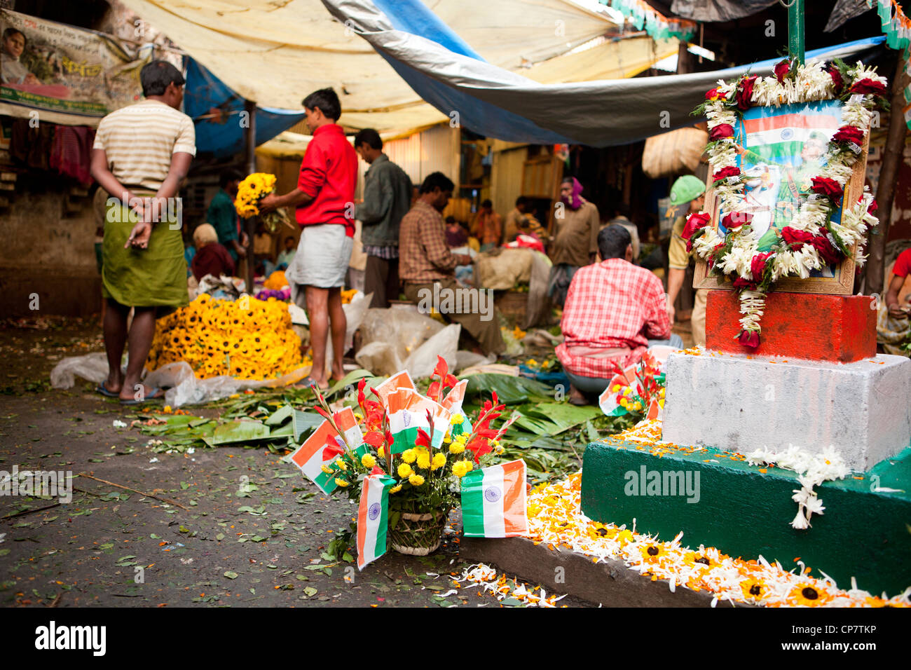 Flower market in Calcutta (Kolkata), India Stock Photo Alamy