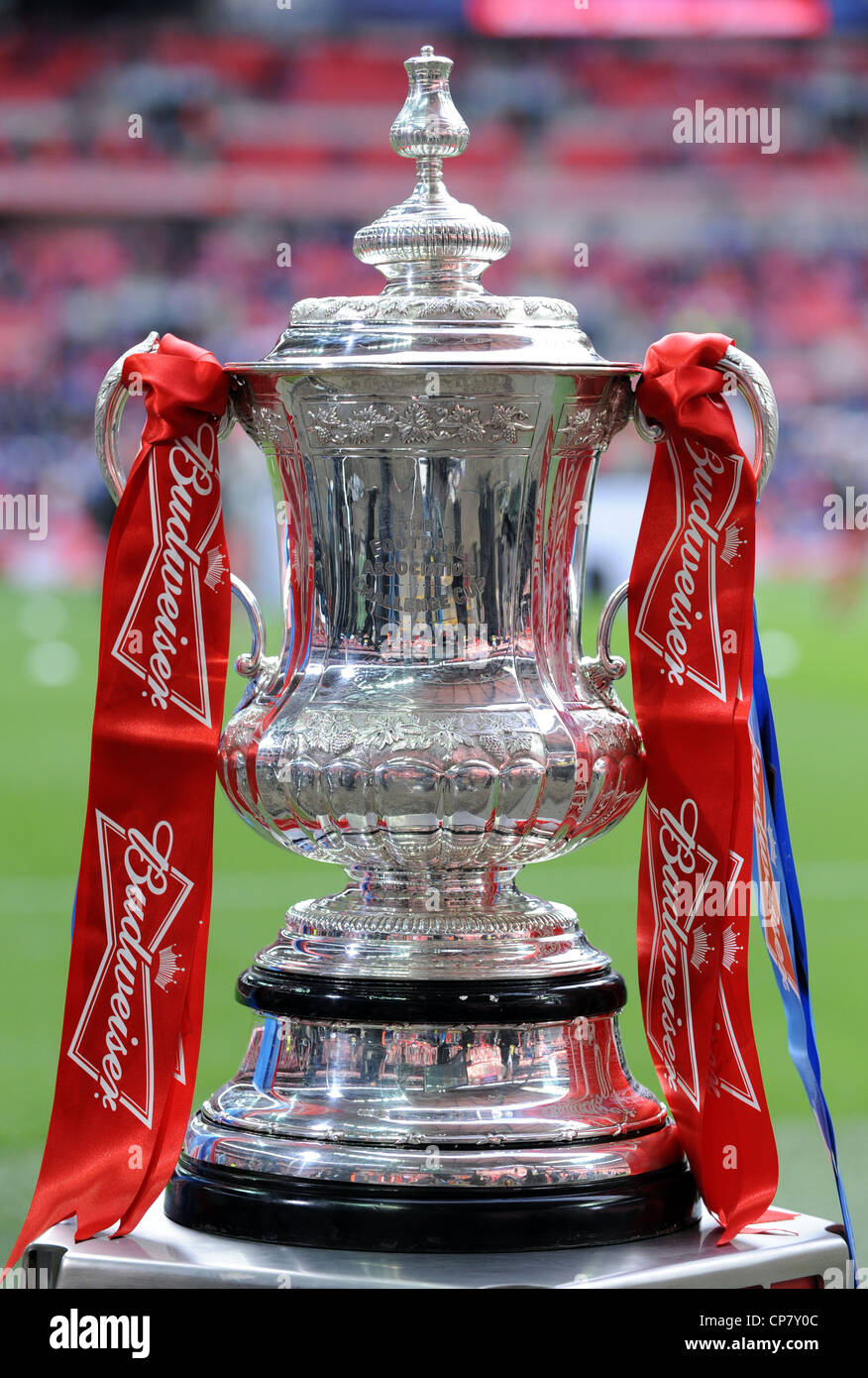Fa cup trophy hi-res stock photography and images - Alamy