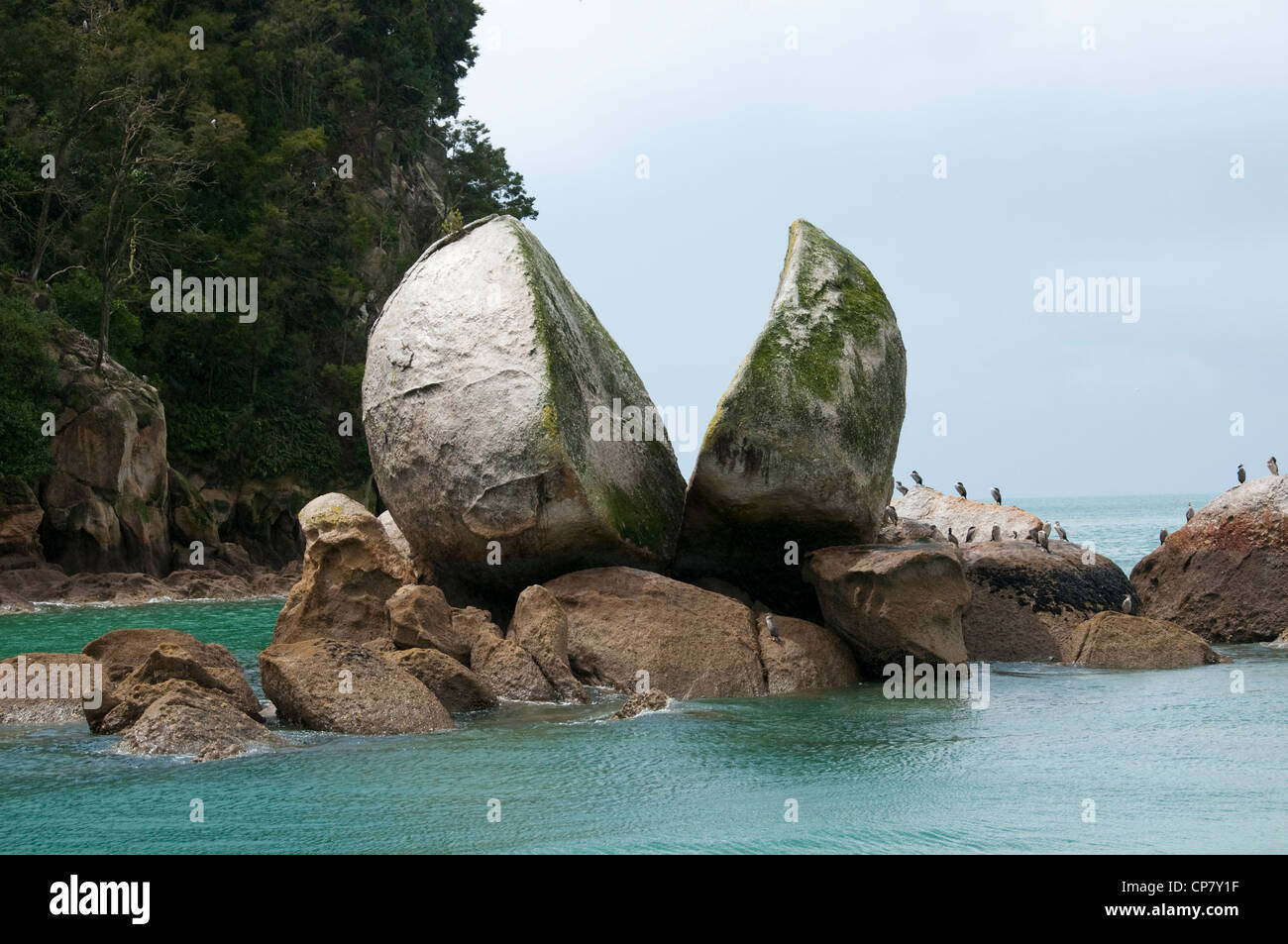 Split Apple Rock landform New Zealand South Island landscape Abel Tasman National Park Stock Photo