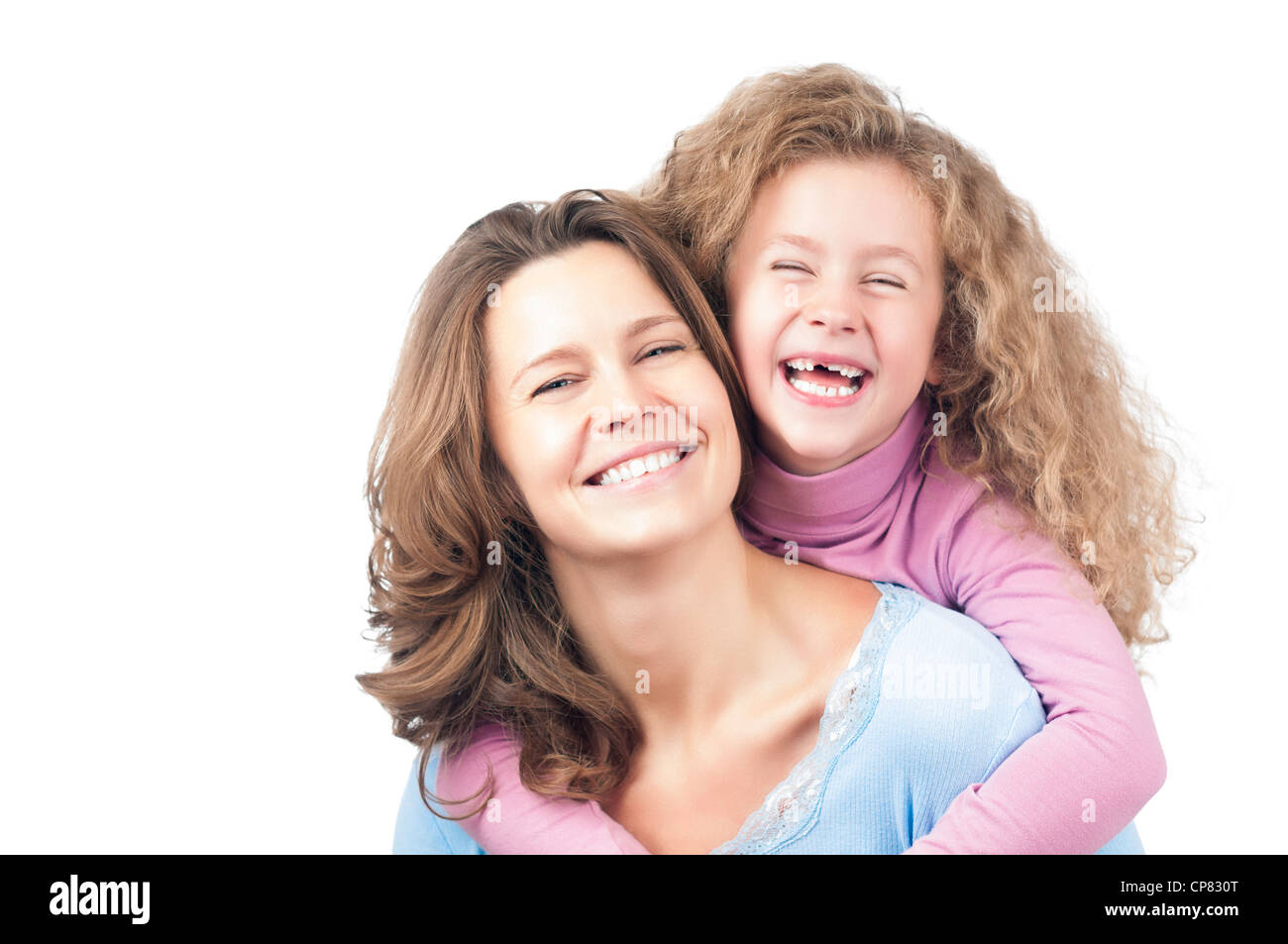 женщина и дети смеются. смех детей. доволен ребенок довольна и мама. женщина с ребенком. младенец смеется и мама фото.