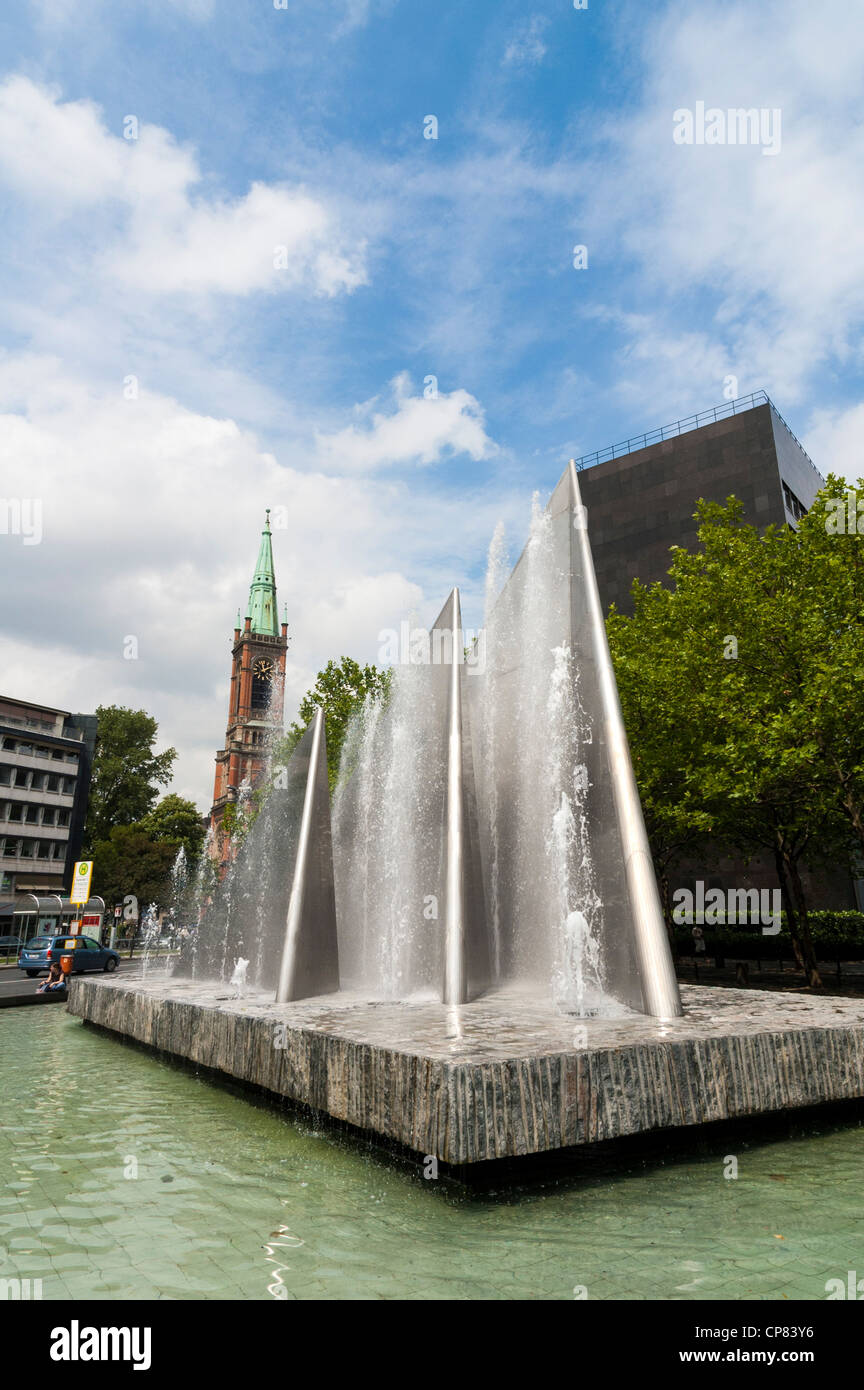 Mack Brunnen Fountain, Platz der Deutschen Einheit, Dusseldorf, Germany. Stock Photo