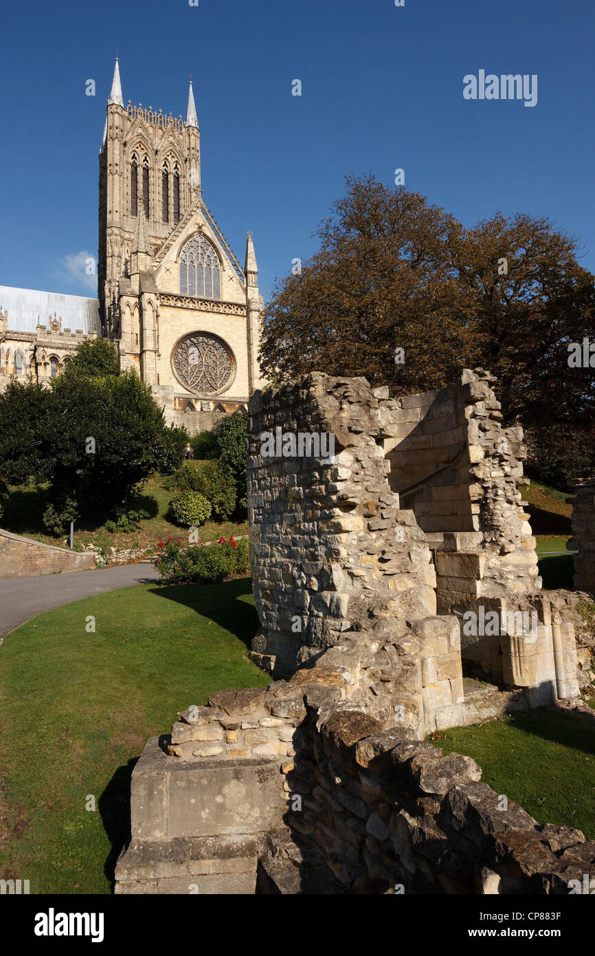 Ruins of Bishop's Palace with Lincoln Cathedral beyond, Lincoln, Lincolnshire, England, UK Stock Photo