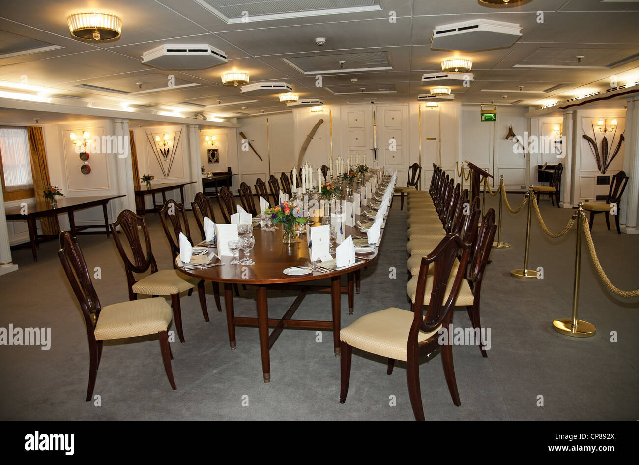 the-state-dining-room-inside-the-royal-yacht-britannia-edinburgh-stock