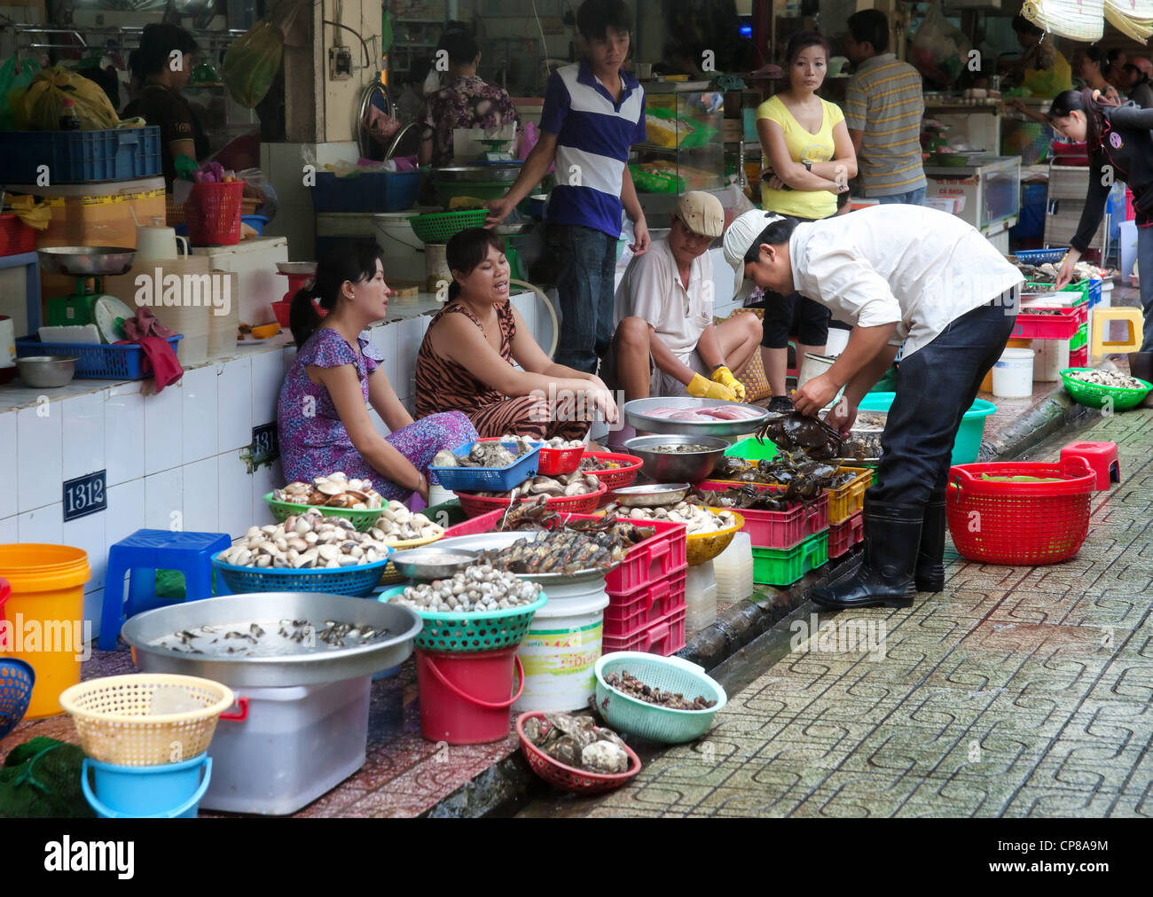 Vietnam food markets hi-res stock photography and images - Alamy