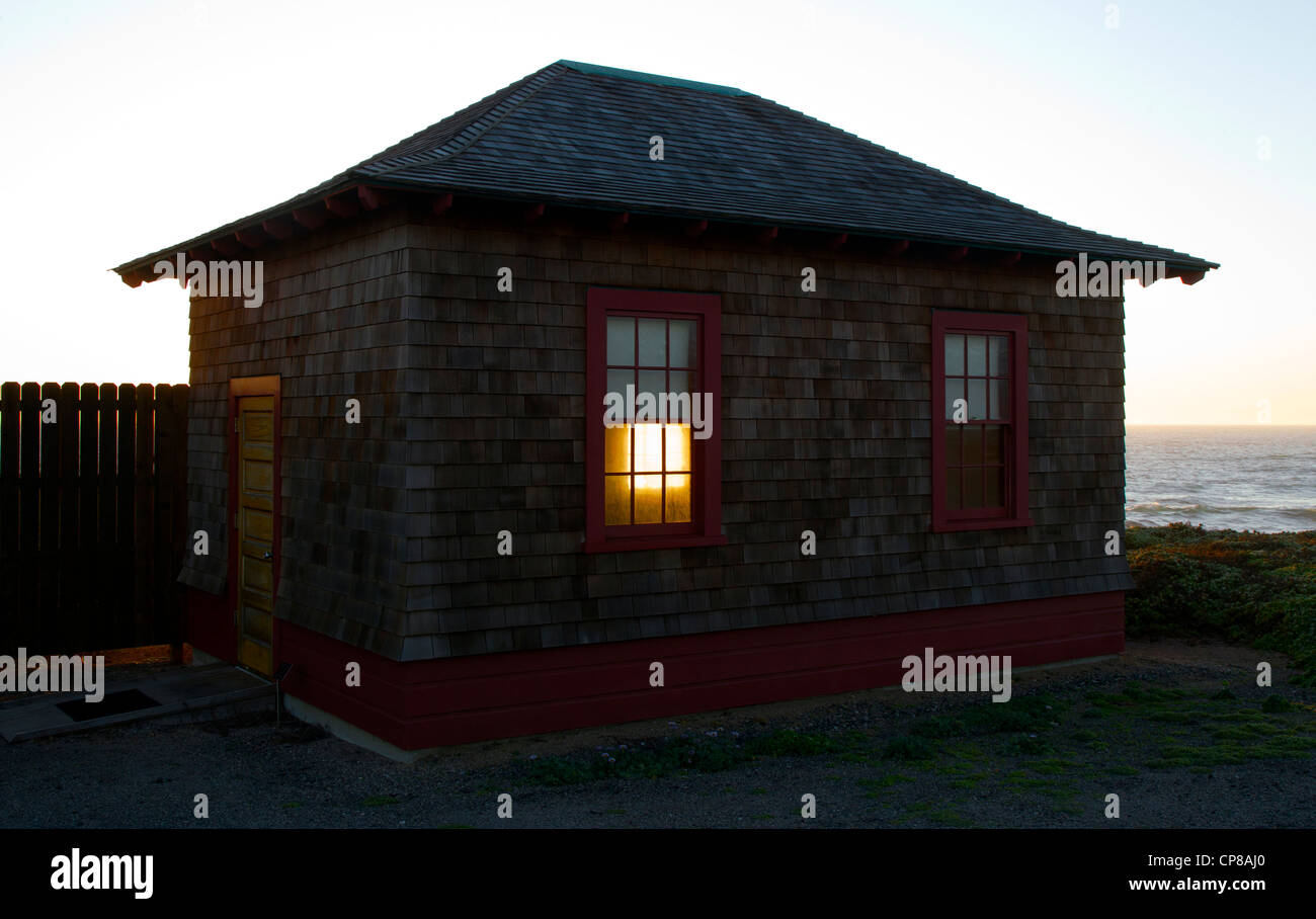 Sun on window hi-res stock photography and images - Alamy