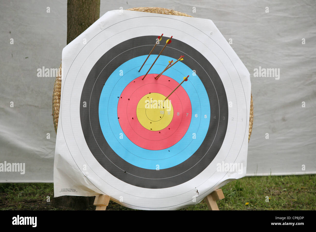 Archery target hires stock photography and images Alamy