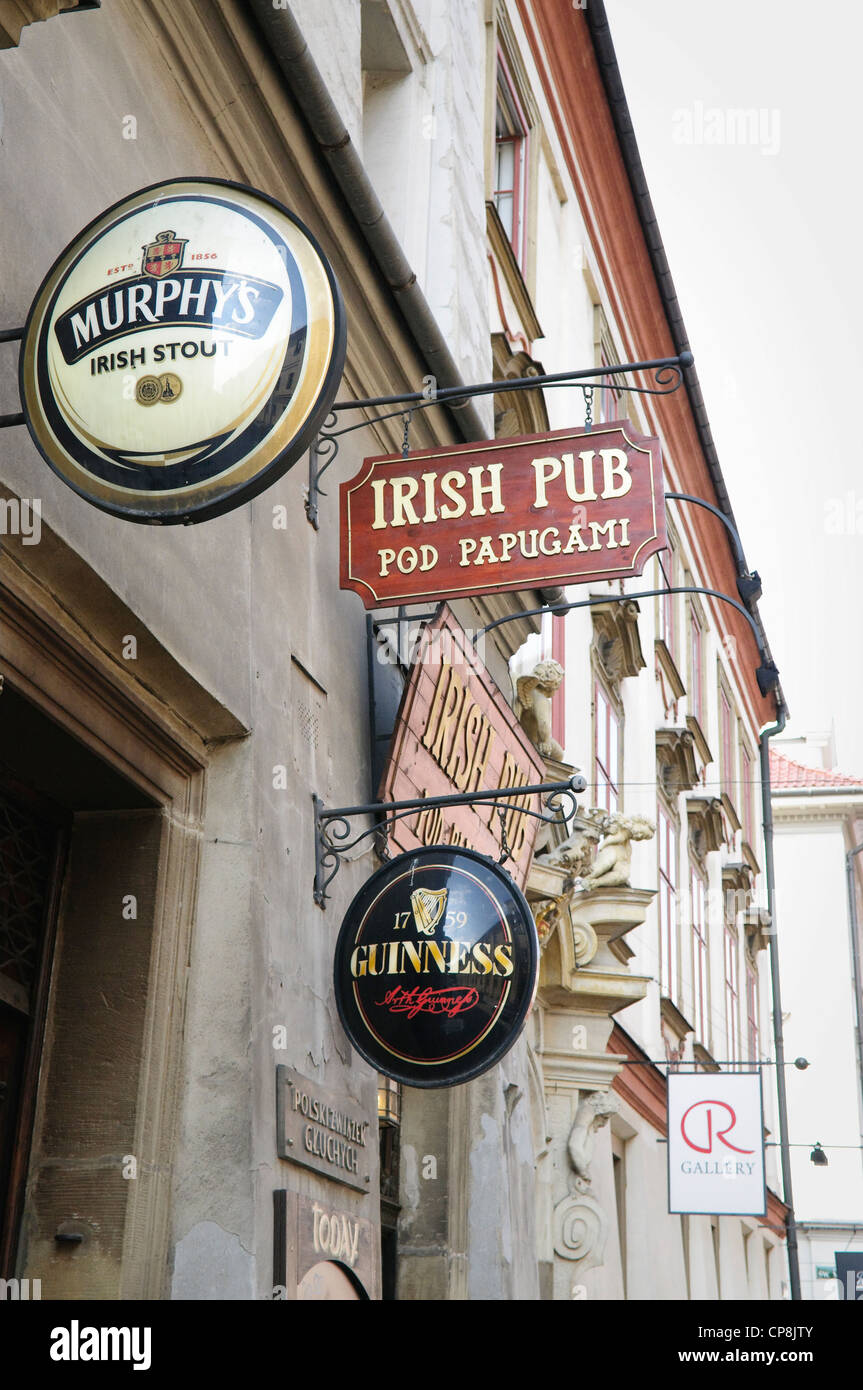 Irish Pub logo. Slawkowska Street, Krakow, Poland Stock Photo Alamy