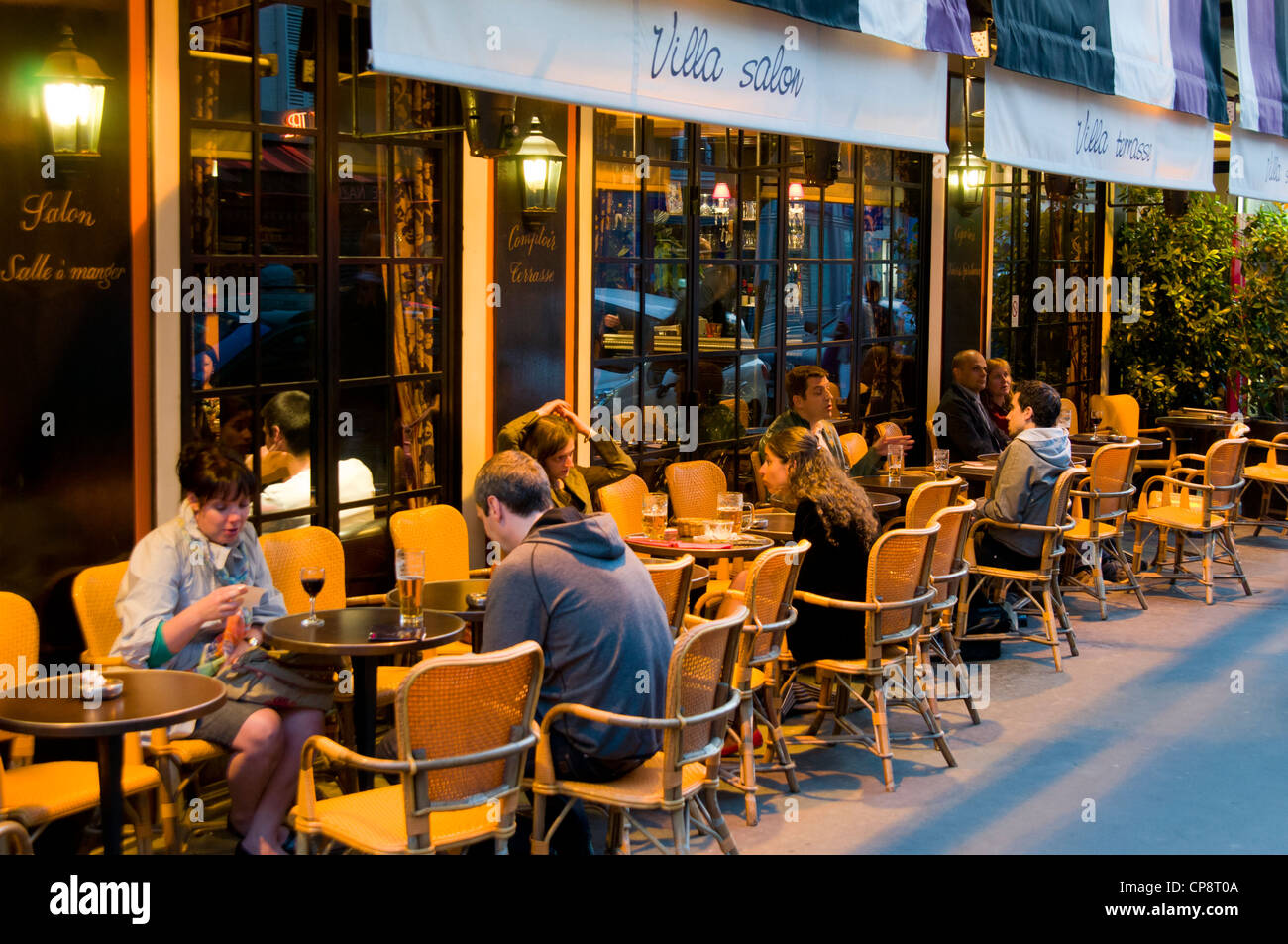 Street cafe Villa Salon, Paris, France Stock Photo - Alamy