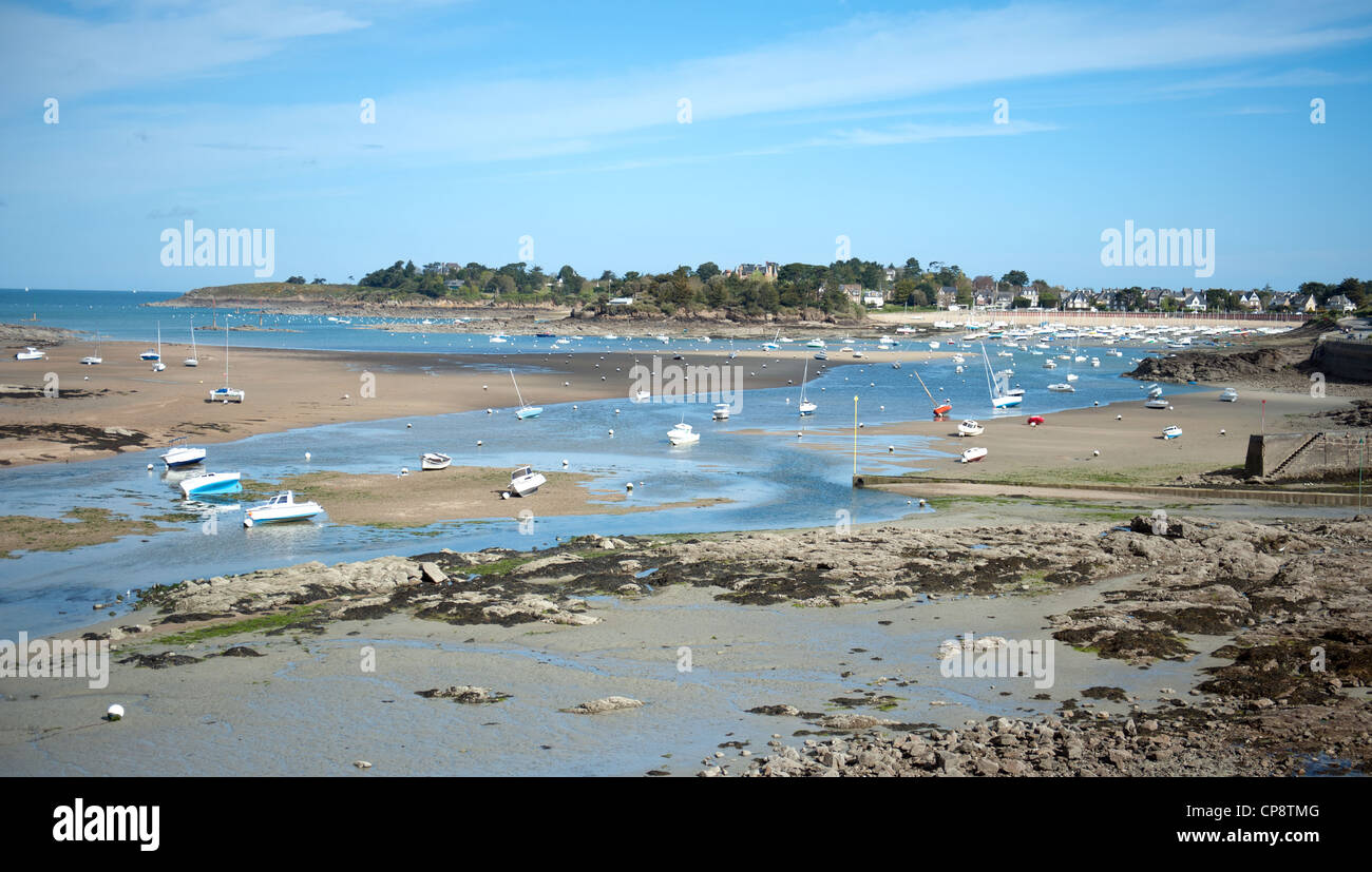 Estuary of the Frémur river near St-Briac on the north coast of Brittany at low tide Stock Photo