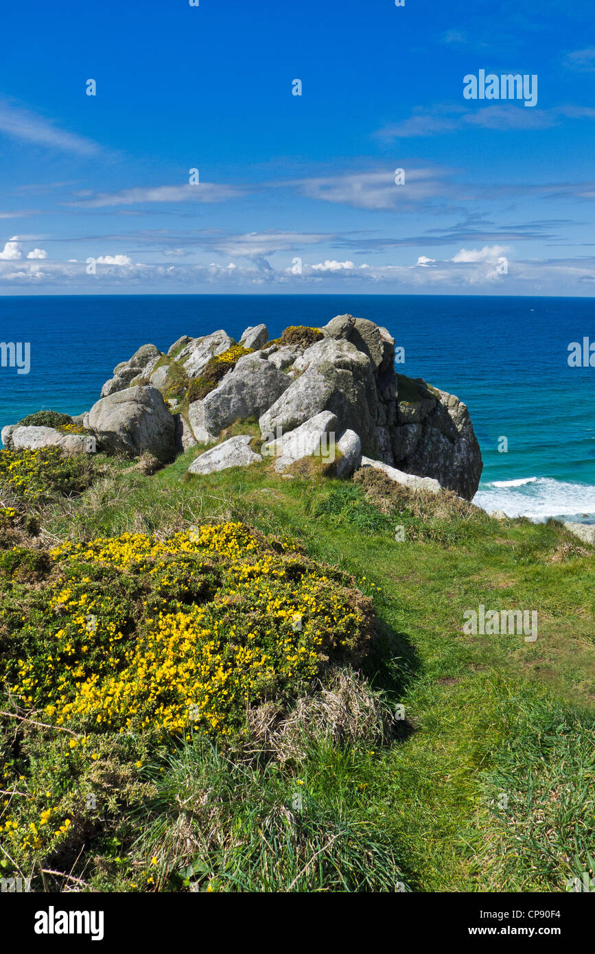 A picnic spot on the South West coastal footpath in West Cornwall Stock Photo Alamy