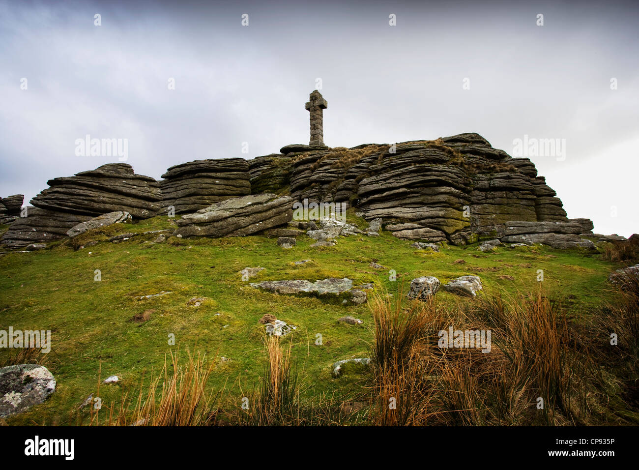 View of Widgery's Cross on Brat Tor near Lydford in Dartmoor, Devon, UK Stock Photo