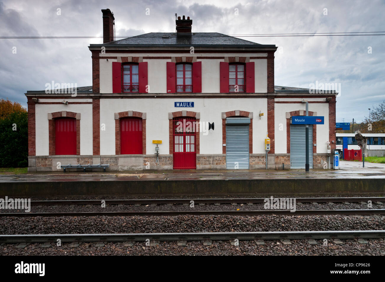 Maule, train station, Parisian Suburb, France Stock Photo Alamy