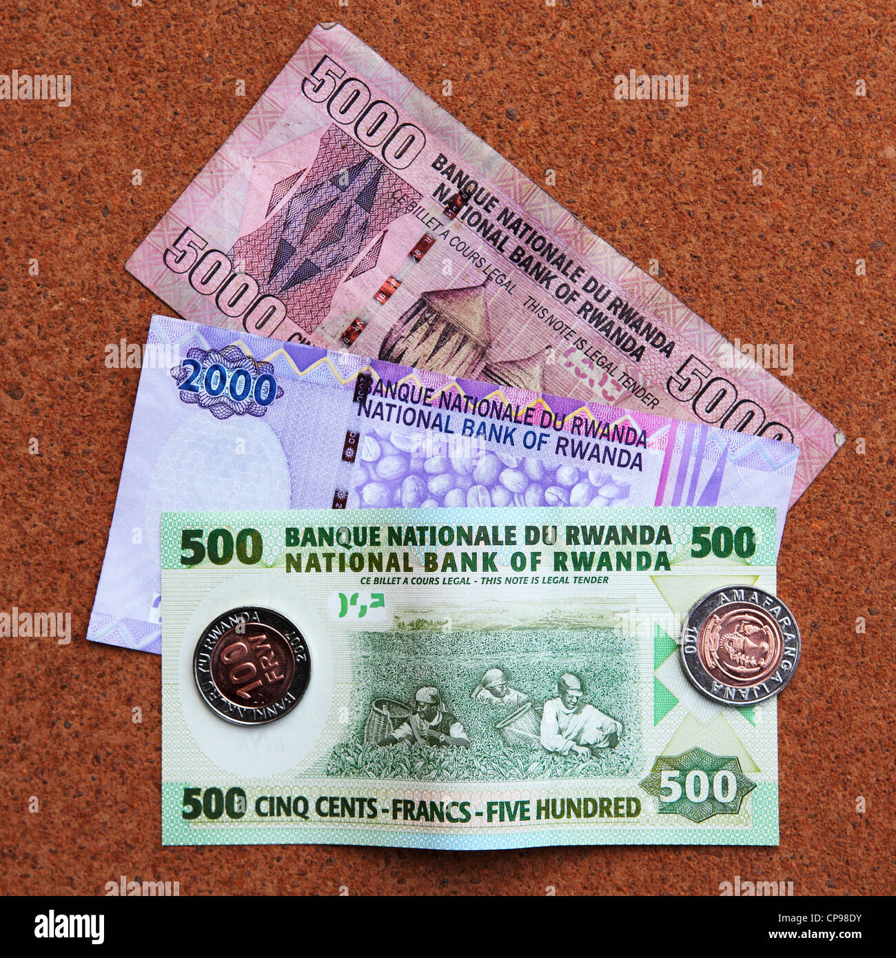 Tahiti Banknote P25d 500 Francs Sig 5 Alphabet C.4 VF-EF 
