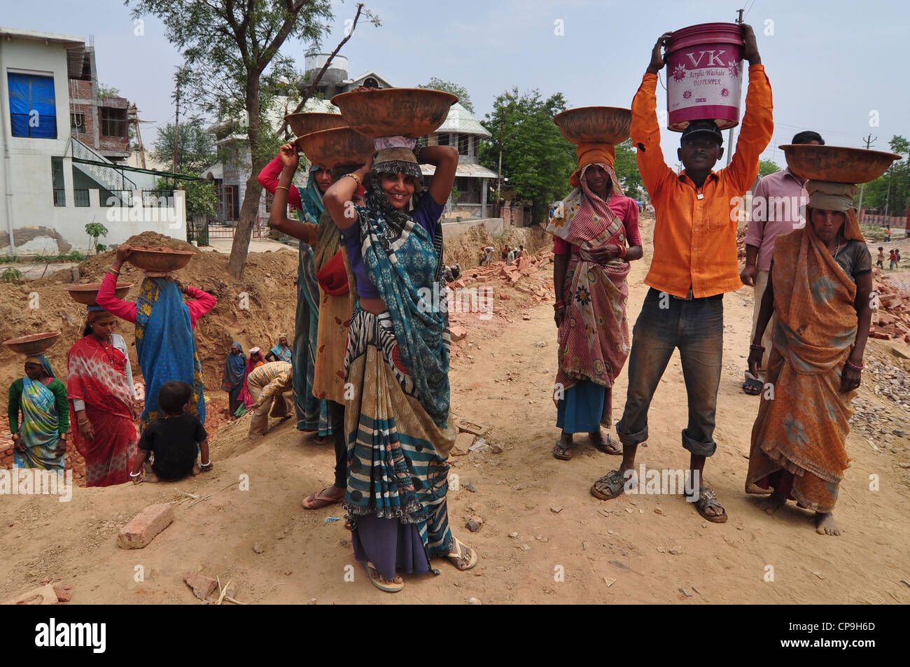 Women porters on the construction sewage in Vrindavan Stock Photo