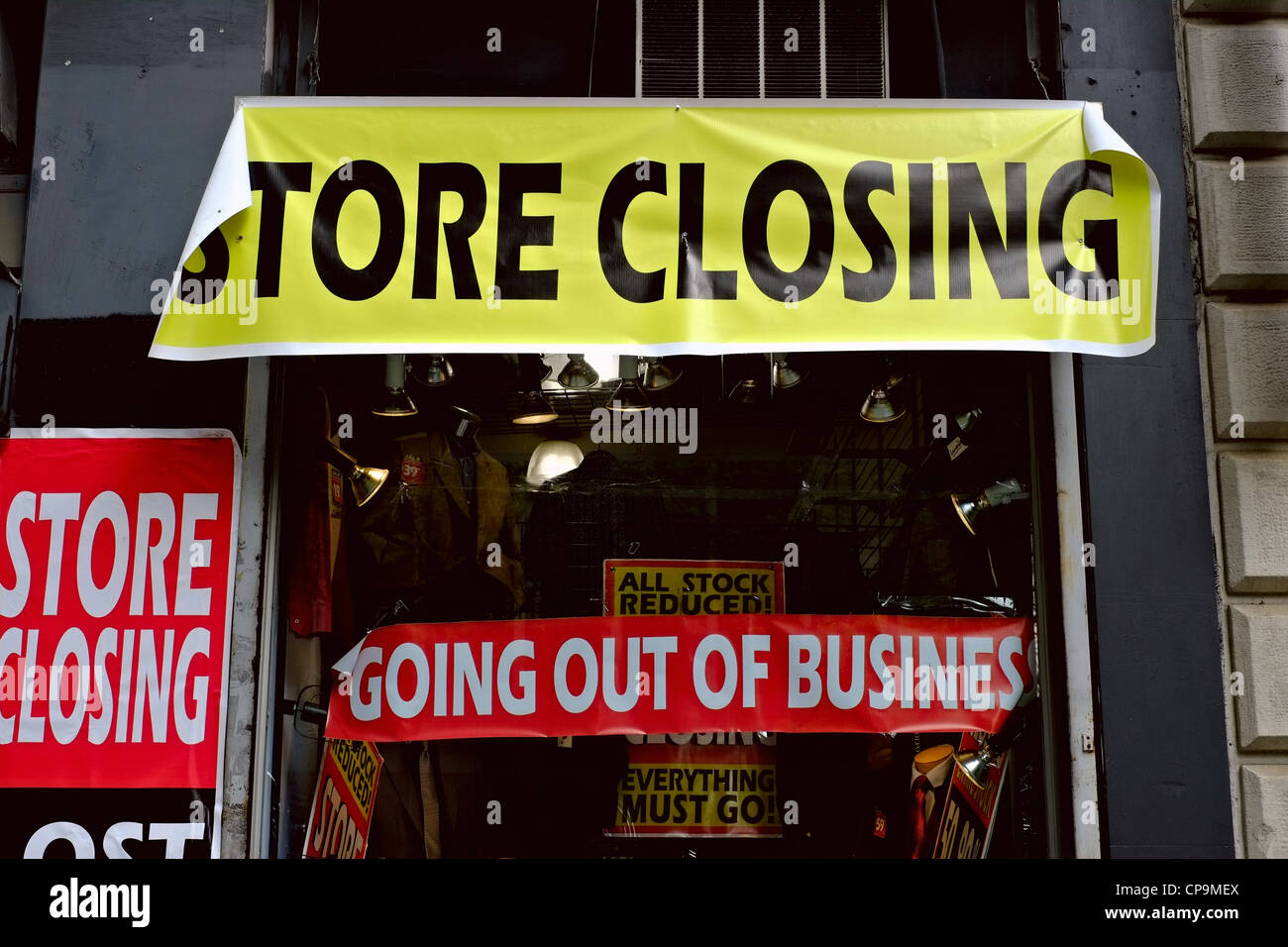 store-closing-signs-on-storefront-manhattan-stock-photo-alamy
