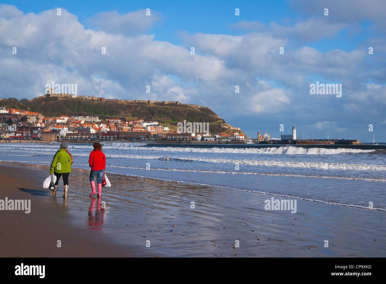 Beach Scarborough Lighthouse Uk Hi res Stock Photography And Images Alamy beach-scarborough-lighthouse-uk-hi-res-stock-photography-and-images-alamy
