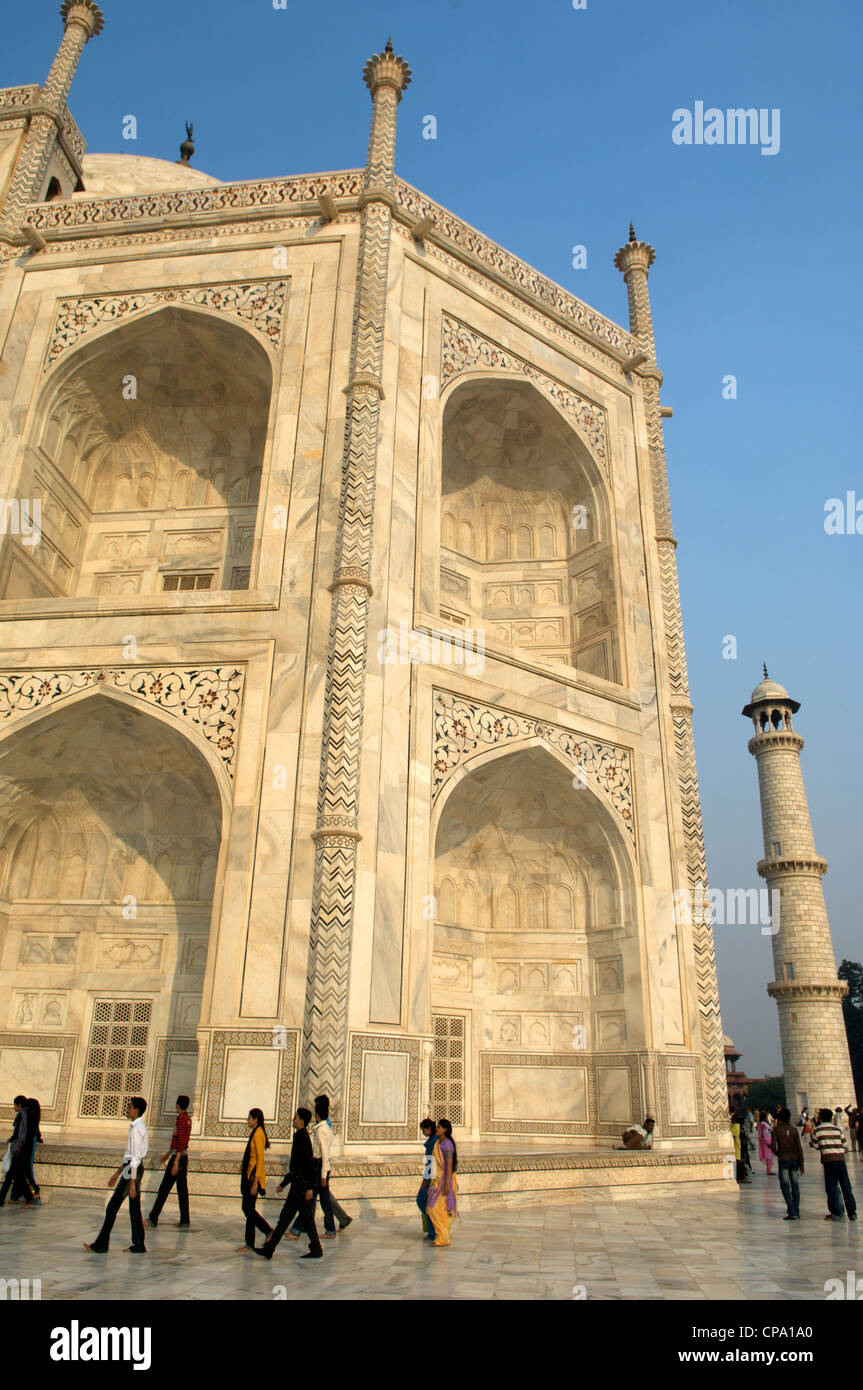 The Taj Mahal on the Yamuna River, Agra, Uttar Pradesh Stock Photo - Alamy
