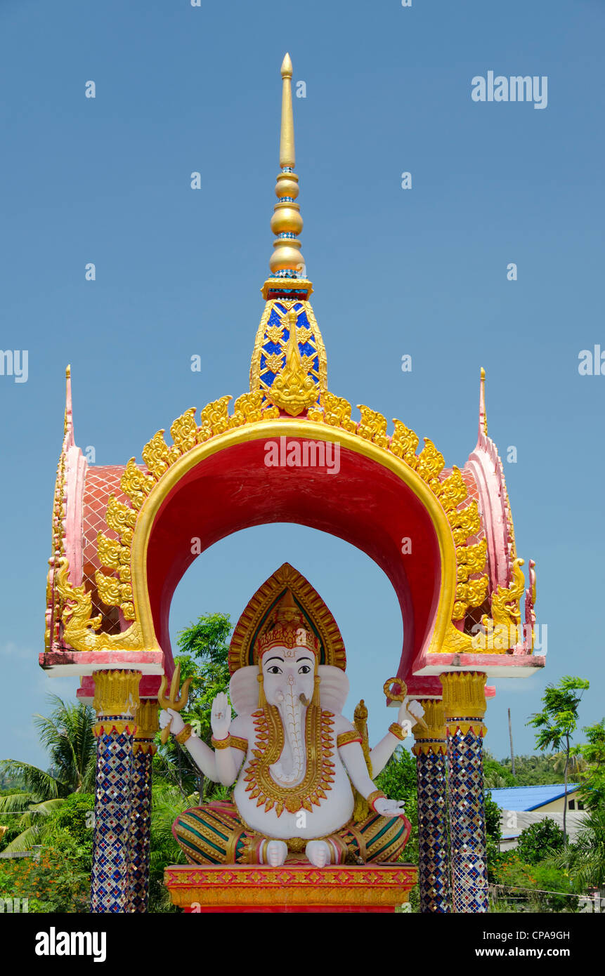 Thailand, Ko Samui (aka Koh Samui). Wat Plai Laem, Buddhist temple. Golden temple shrine. Stock Photo