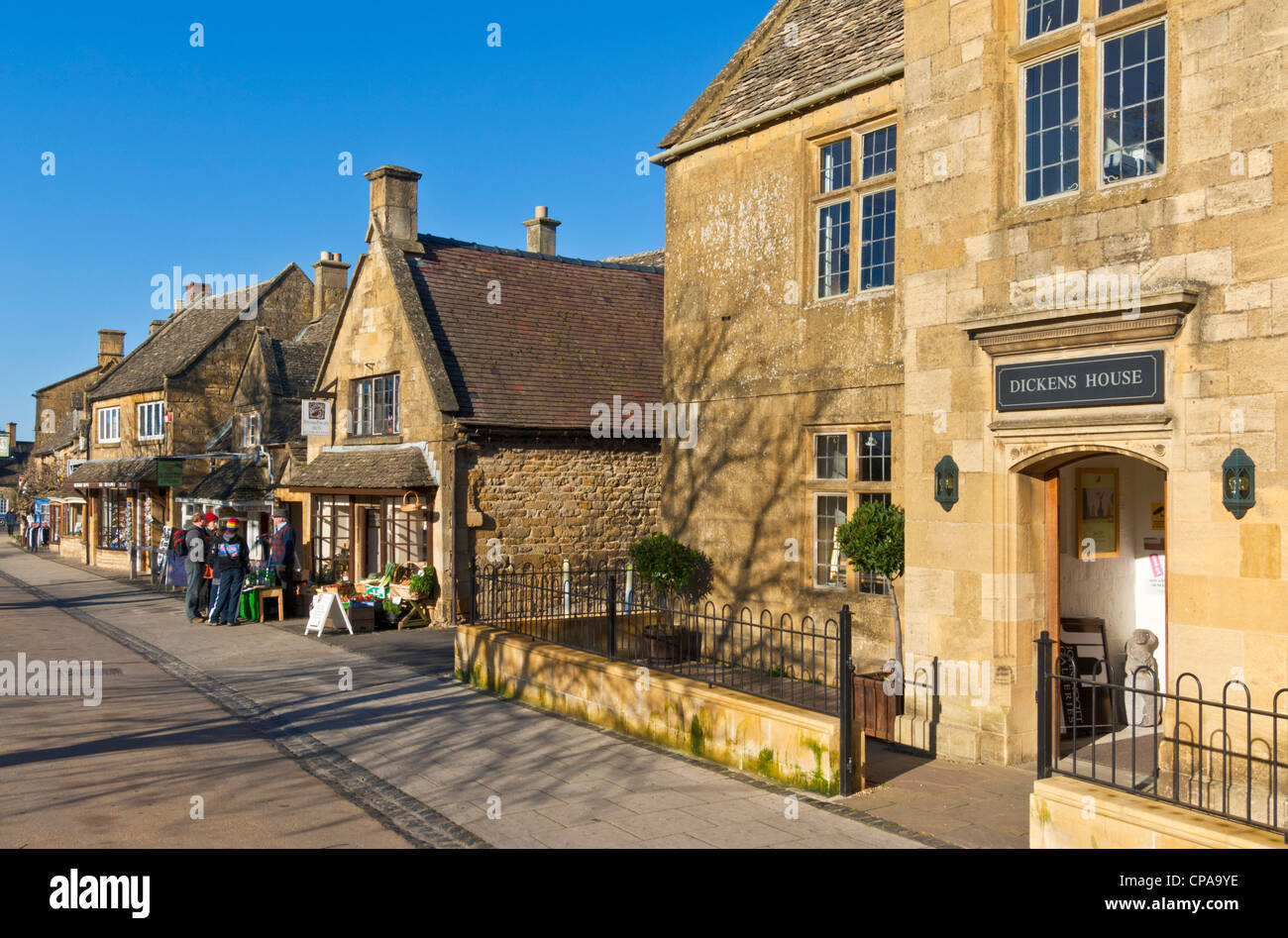 retail shops in the village of broadway cotswolds england gb uk eu