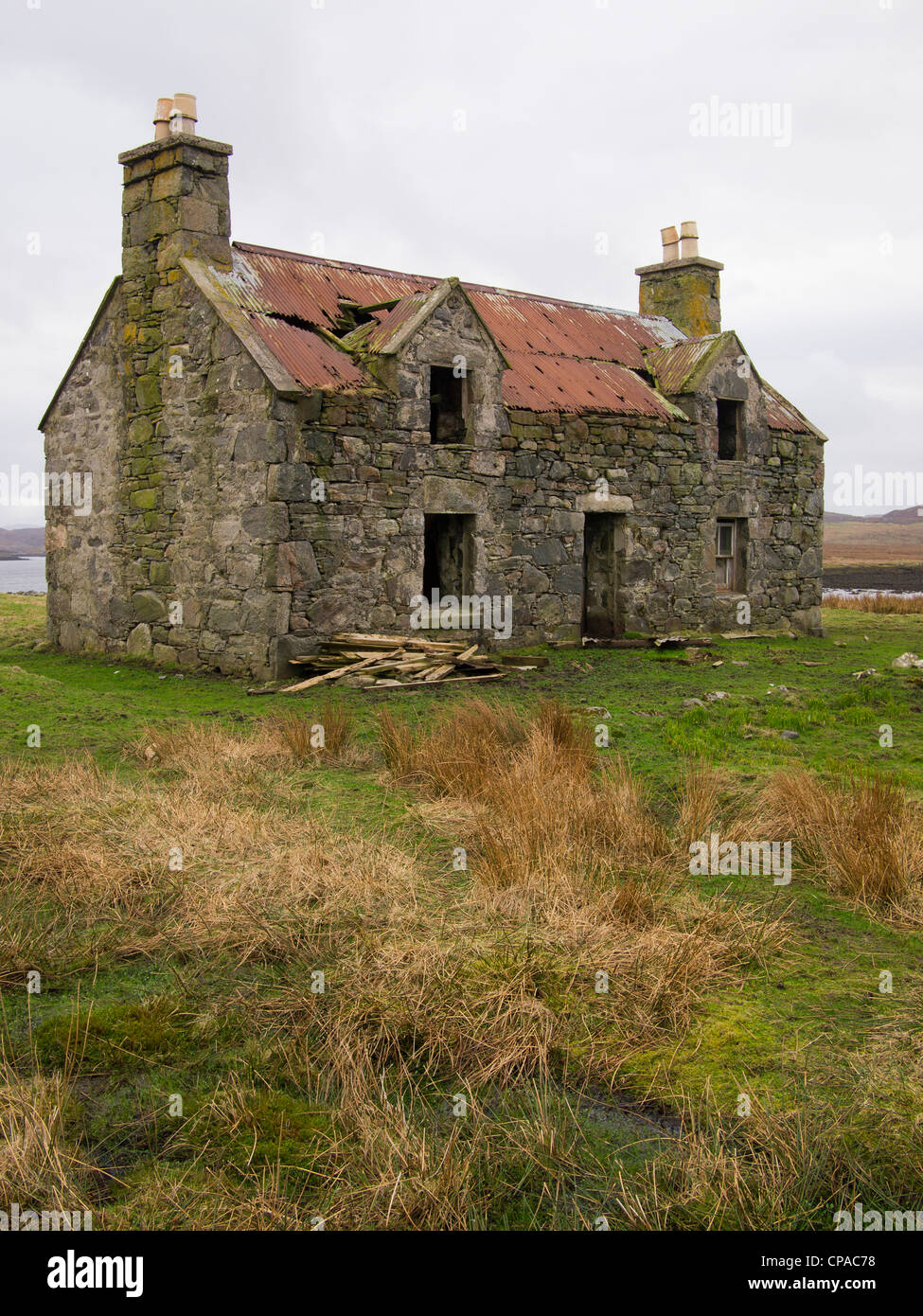Abandoned stone house isle lewis hires stock photography and images