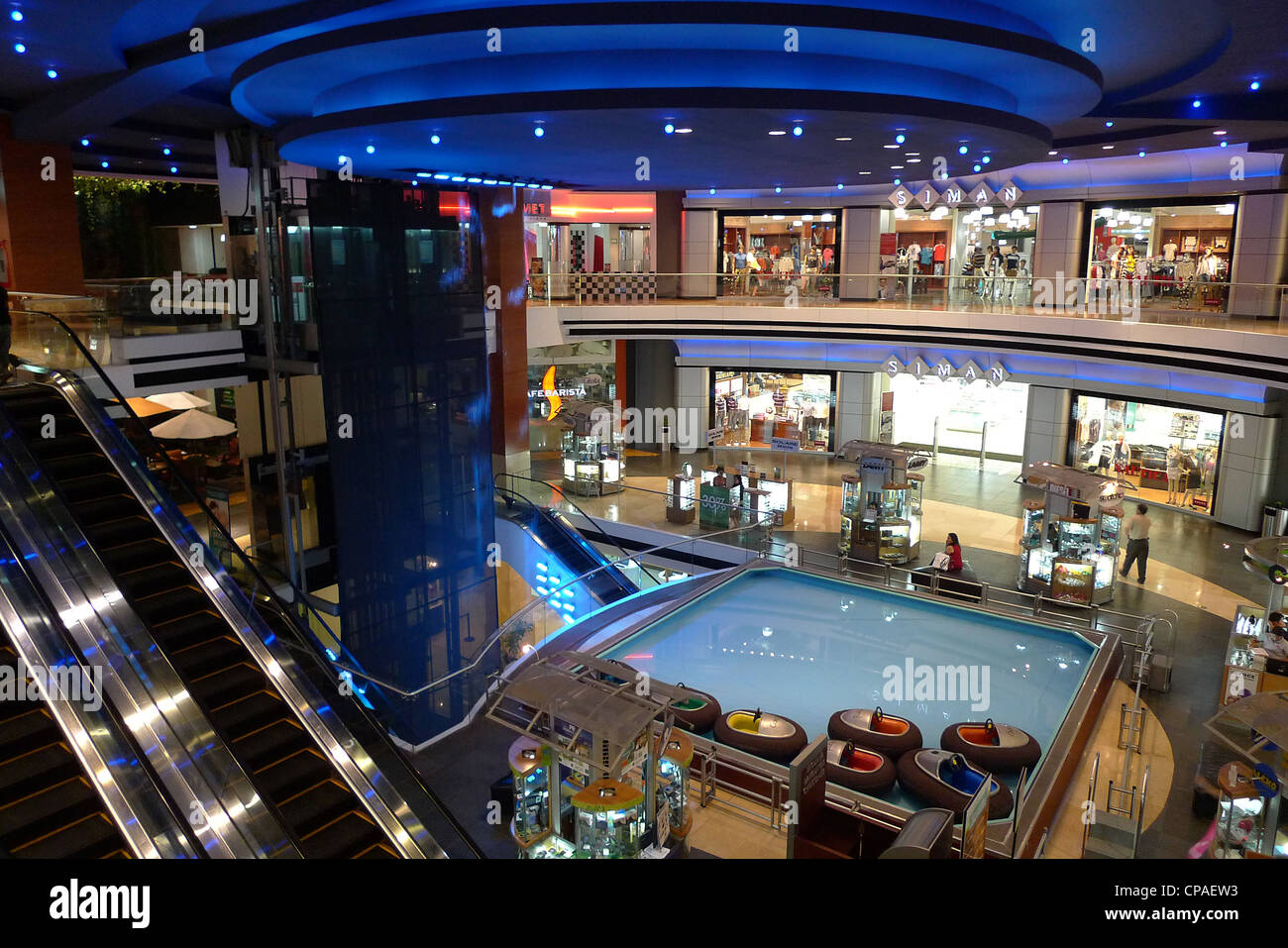 Guatemala guatemala city shopping center hires stock photography and