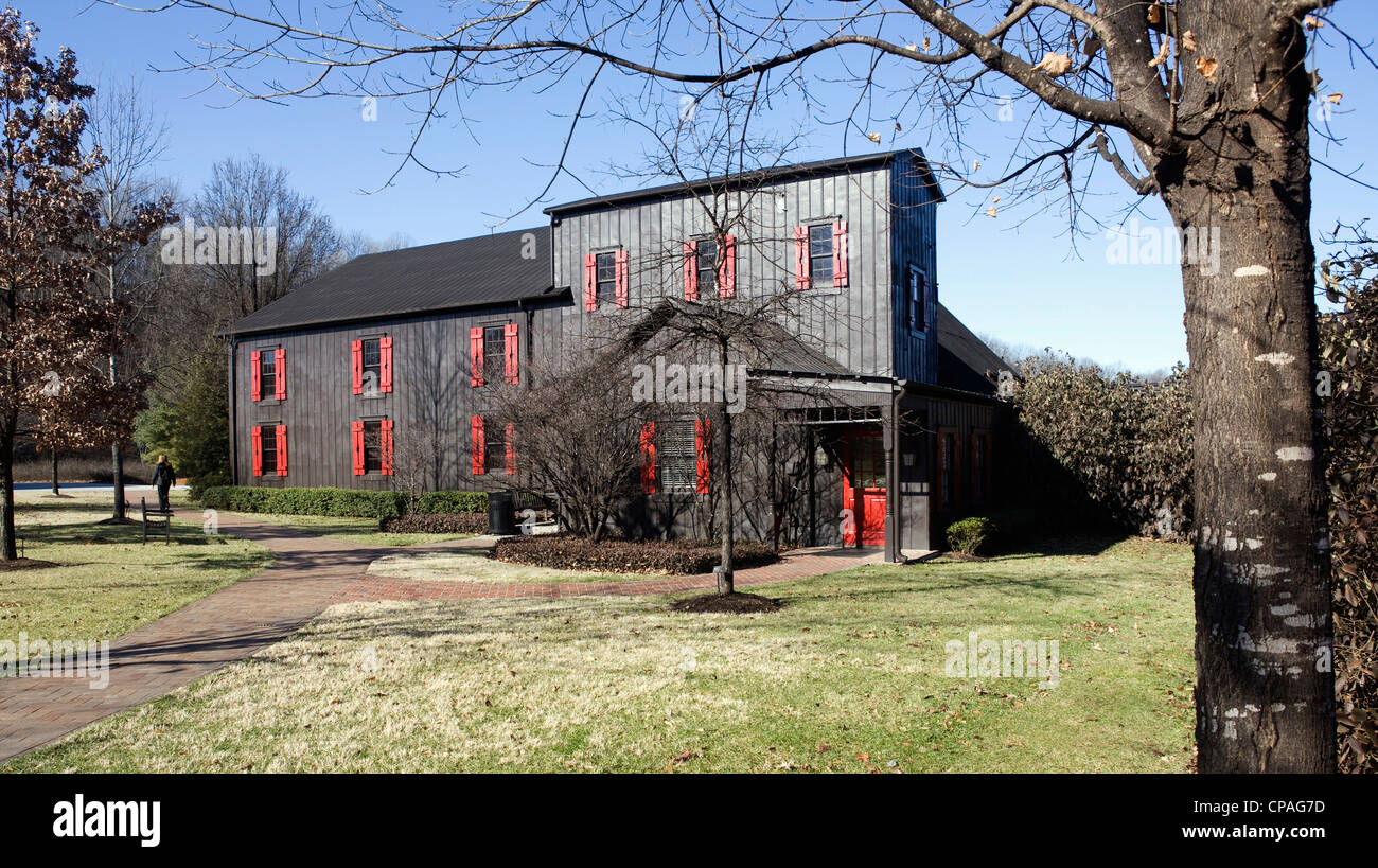 USA, Kentucky, Loretto. Maker's Mark Kentucky bourbon distillery, near