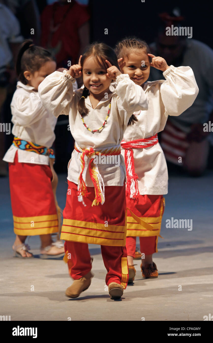 Cherokee dance hires stock photography and images Alamy