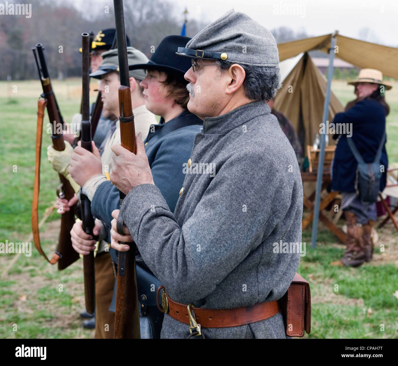USA, Tennessee, Parkers Crossroad State Park. Reenactors of the 7th