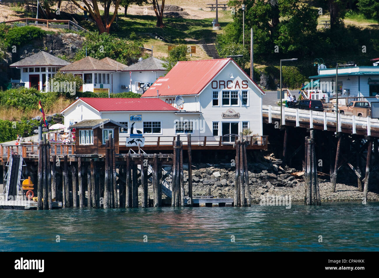 USA, WA, San Juan Islands, Orcas Island. Shops and restaurant at ferry dock. Stock Photo