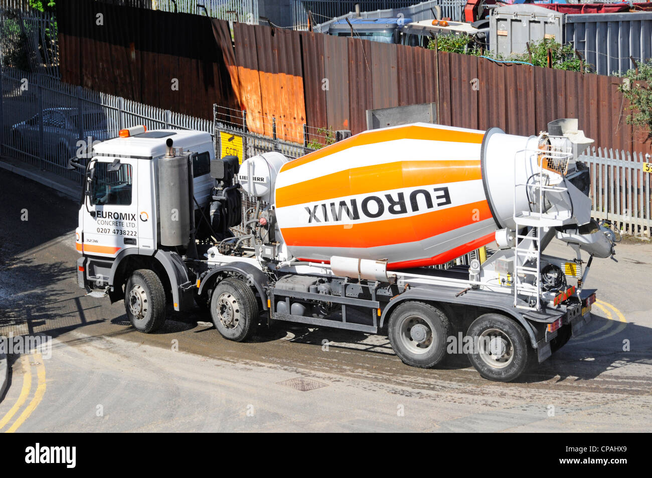 Ready mix concrete lorry hires stock photography and images Alamy