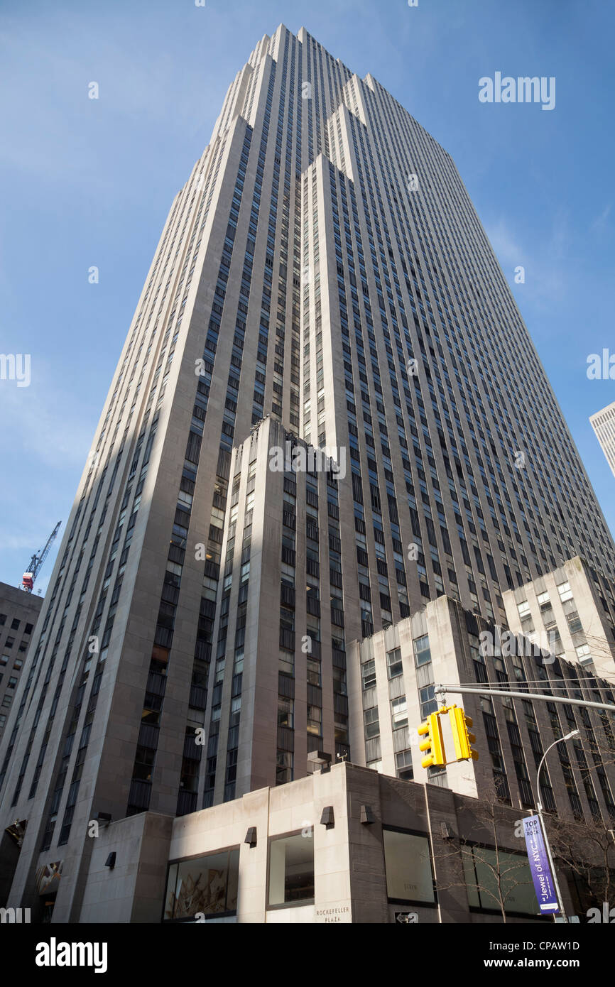 30 Rockefeller Plaza (also known as the GE Building), Rockefeller Center in Manhattan, New York City Stock Photo