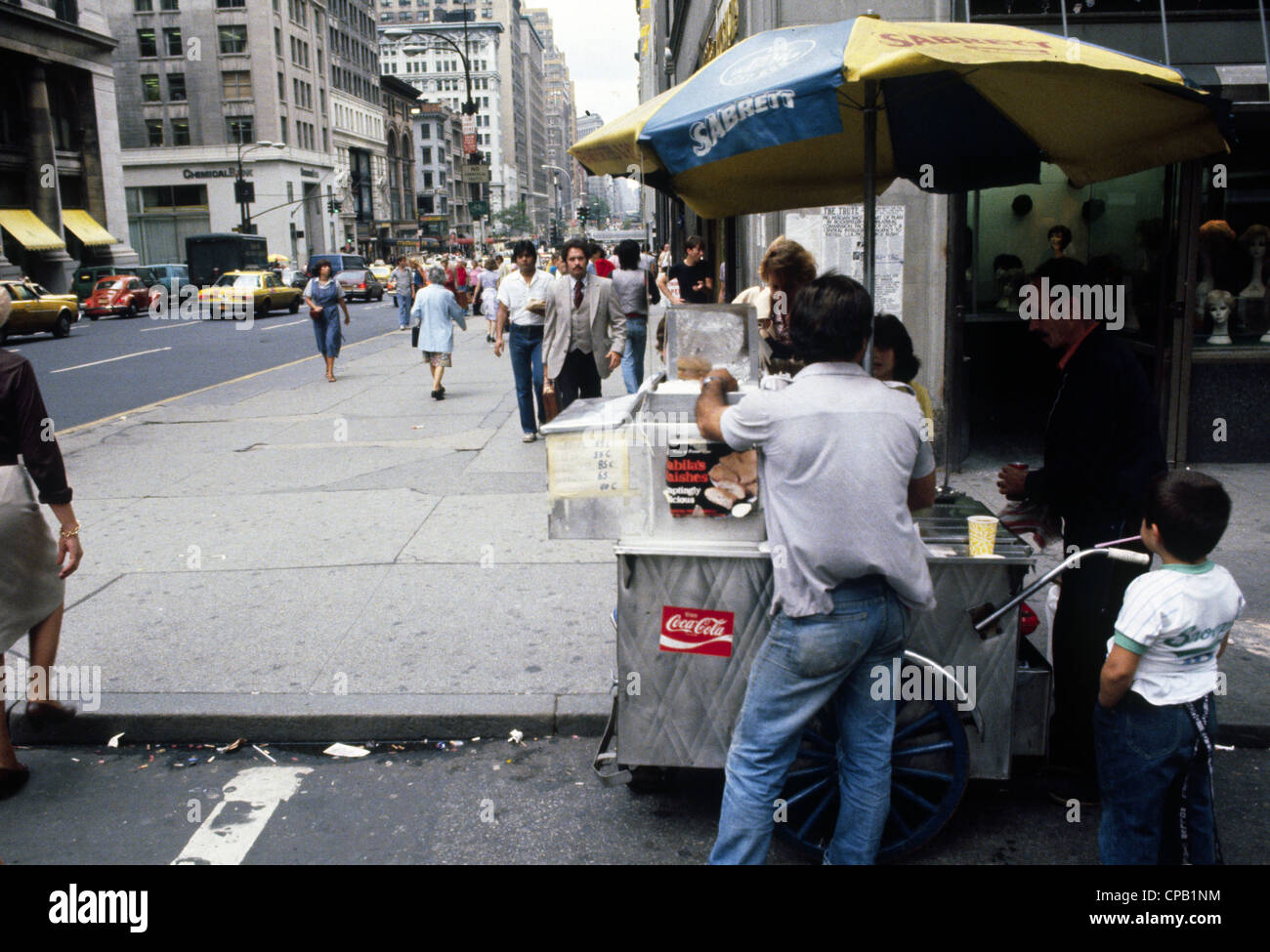 Hamburger sellers, streets of New York Downtown, August 1981. Stock Photo