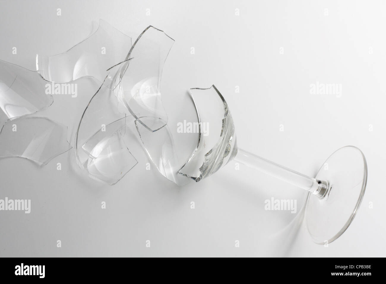 Shattered wine glass hi-res stock photography and images - Alamy