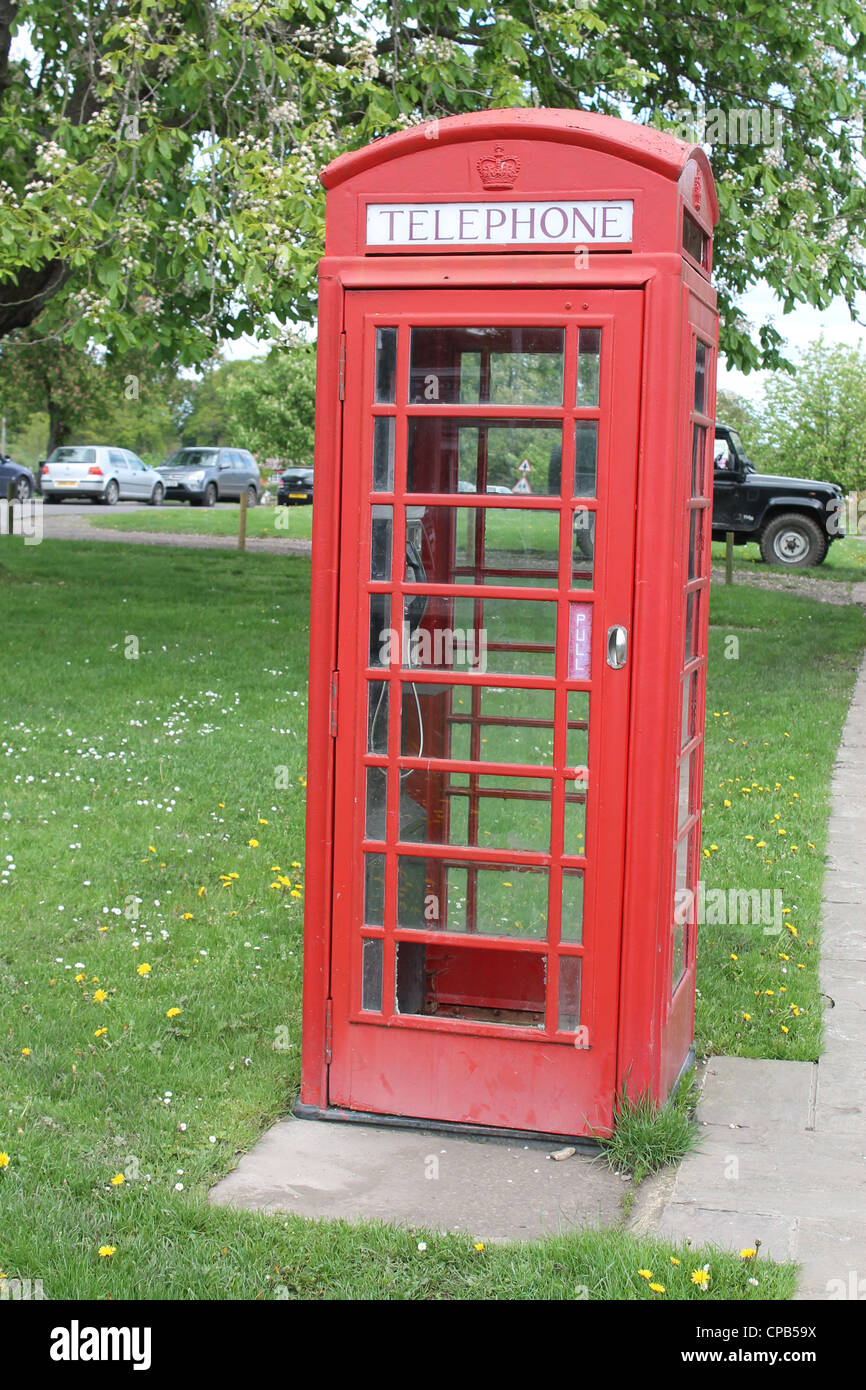 Stand alone english village telephone hires stock photography and