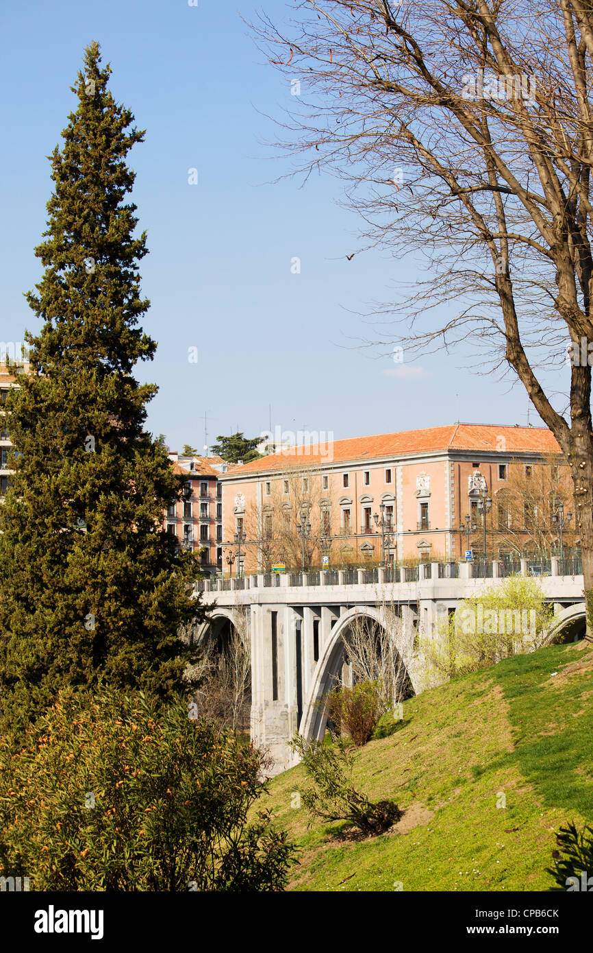 Park next to the Segovia Viaduct in the city of Madrid, Spain Stock Photo